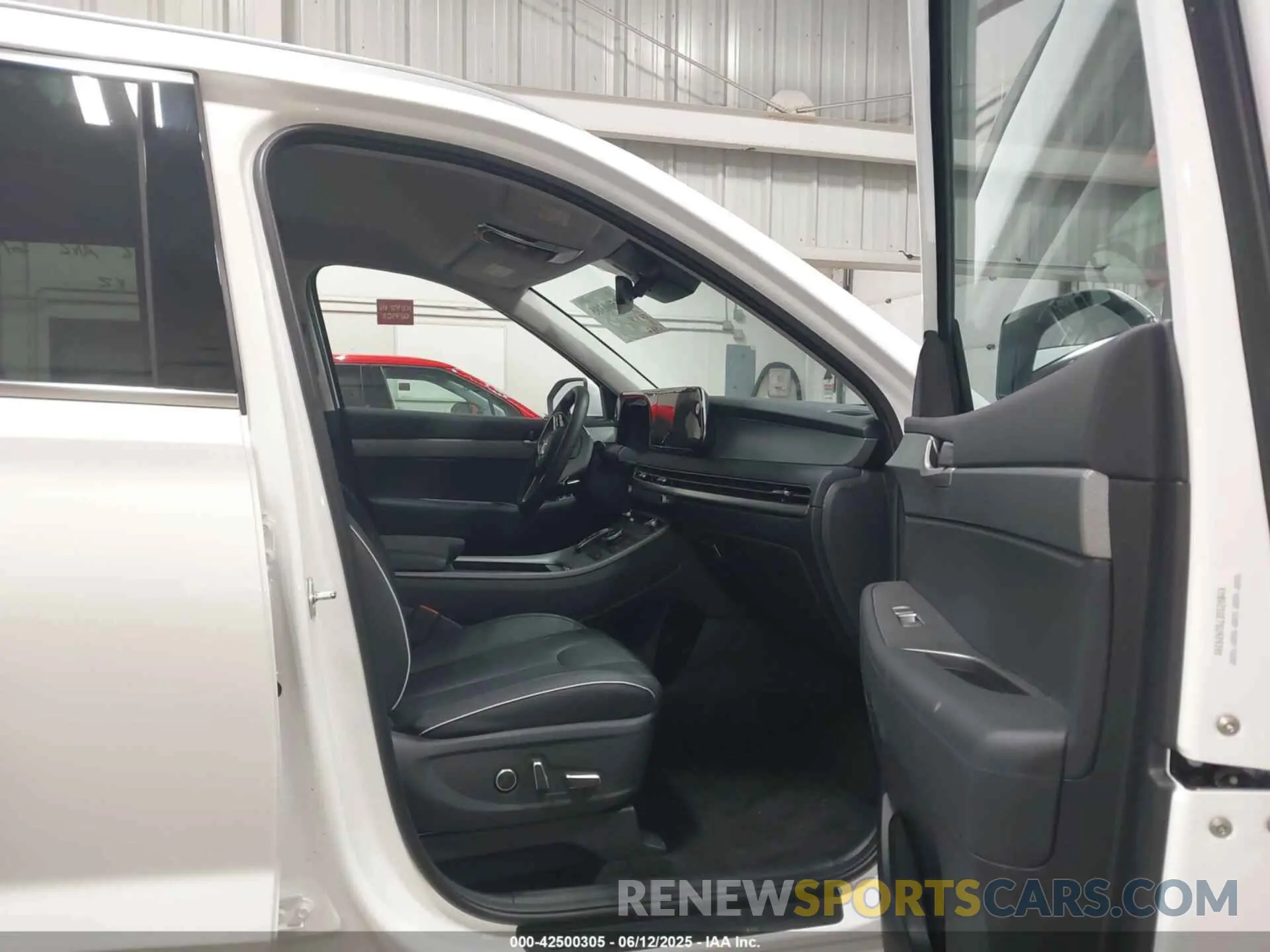 5 Photograph of a damaged car KM8R2DGE7SU929300 HYUNDAI PALISADE 2025
