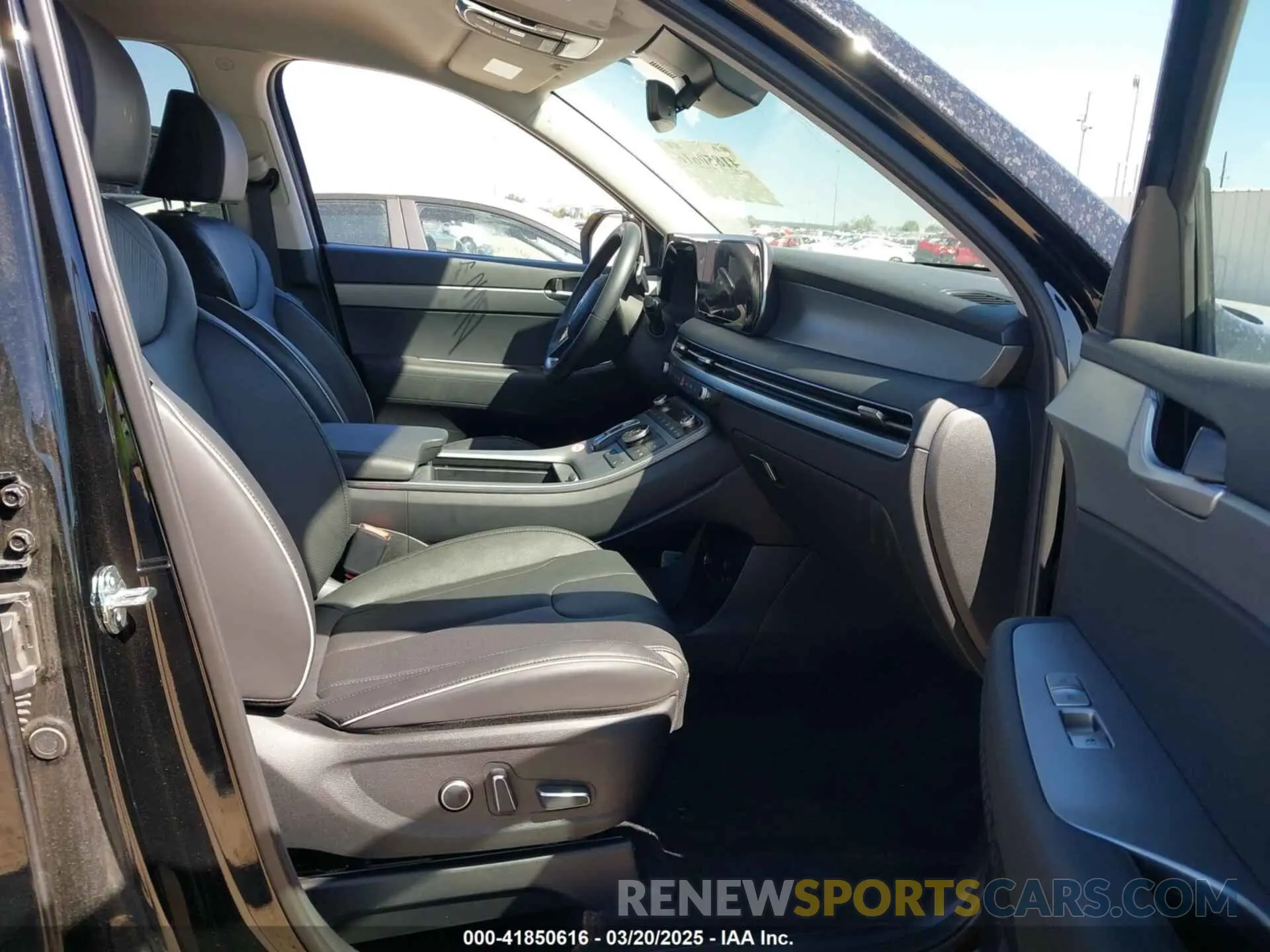 5 Photograph of a damaged car KM8R2DGE8SU833210 HYUNDAI PALISADE 2025