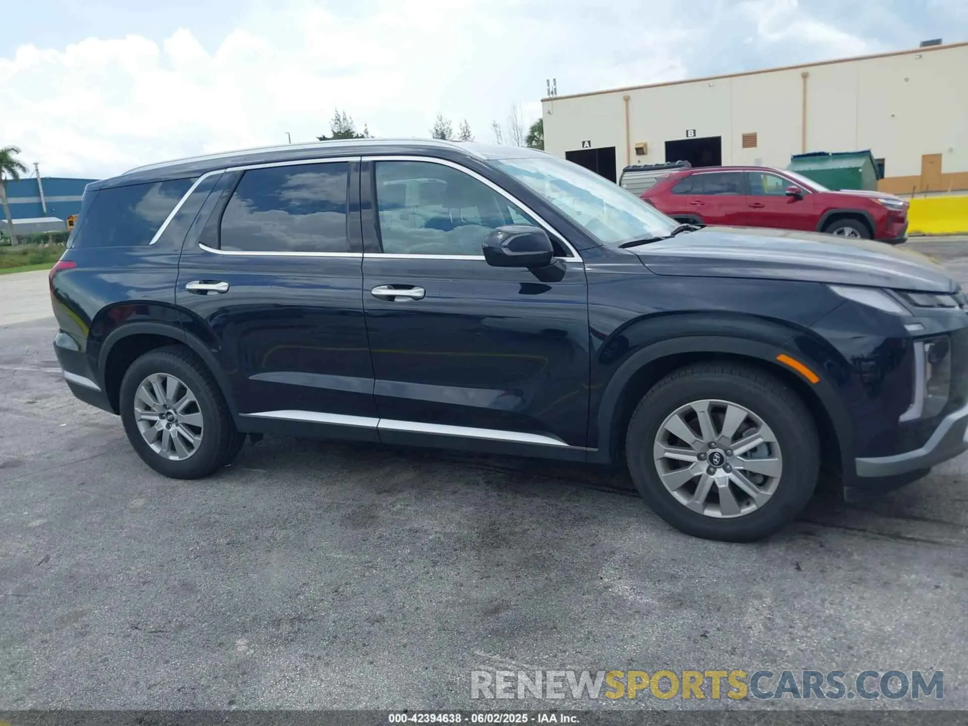 13 Photograph of a damaged car KM8R2DGEXSU835072 HYUNDAI PALISADE 2025