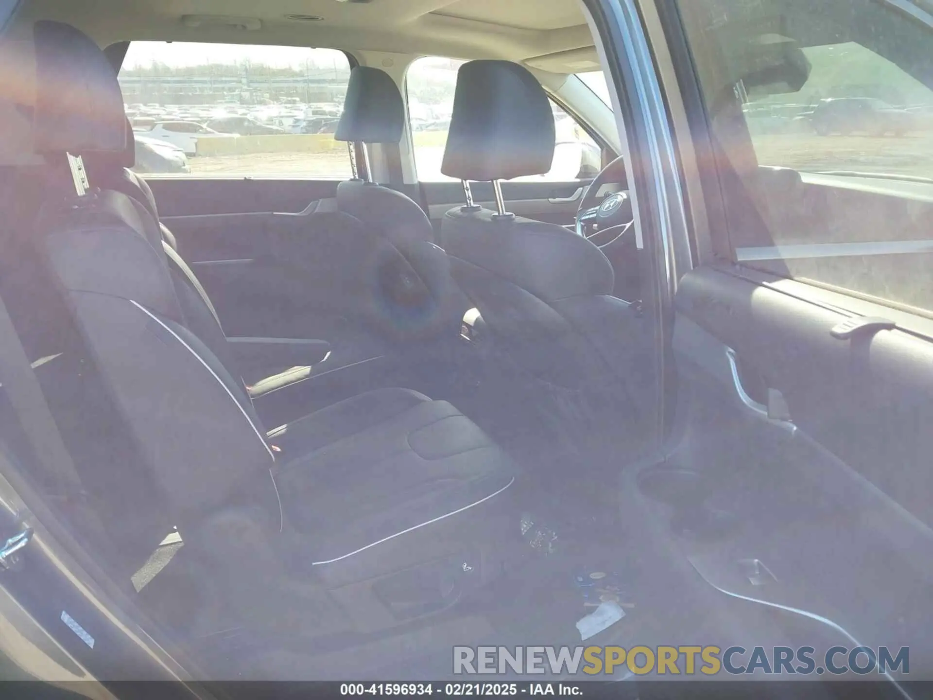 8 Photograph of a damaged car KM8R3DGE4SU831533 HYUNDAI PALISADE 2025