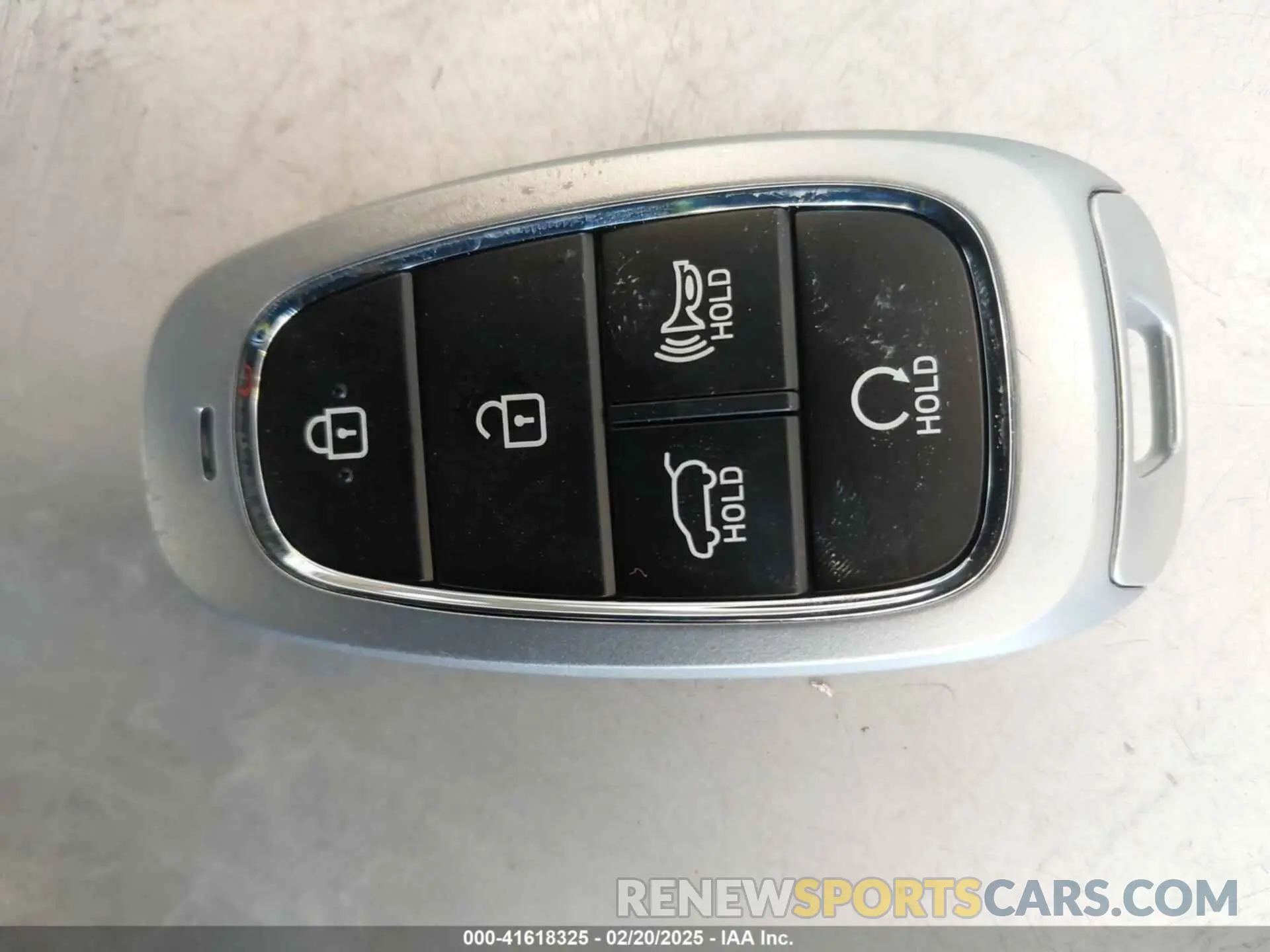 11 Photograph of a damaged car KM8R3DGE9SU876399 HYUNDAI PALISADE 2025