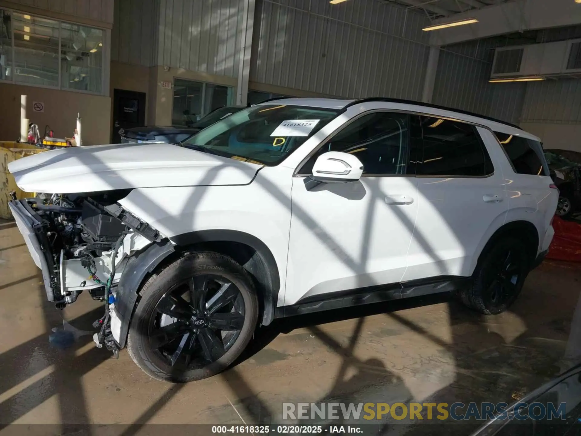 15 Photograph of a damaged car KM8R3DGE9SU876399 HYUNDAI PALISADE 2025