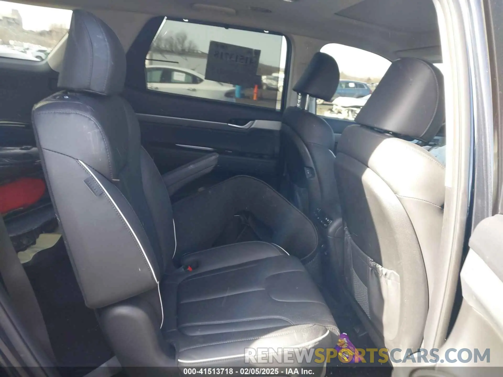8 Photograph of a damaged car KM8R4DGE1SU843006 HYUNDAI PALISADE 2025