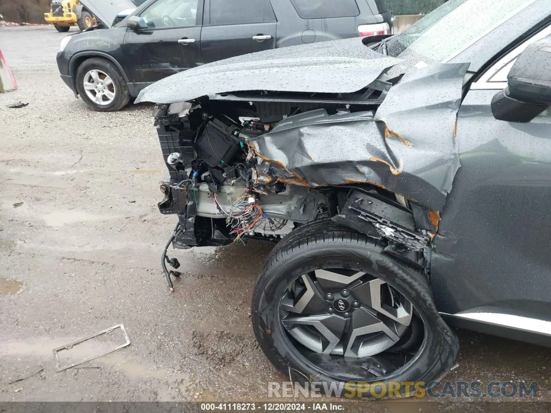 18 Photograph of a damaged car KM8R4DGE7SU837324 HYUNDAI PALISADE 2025