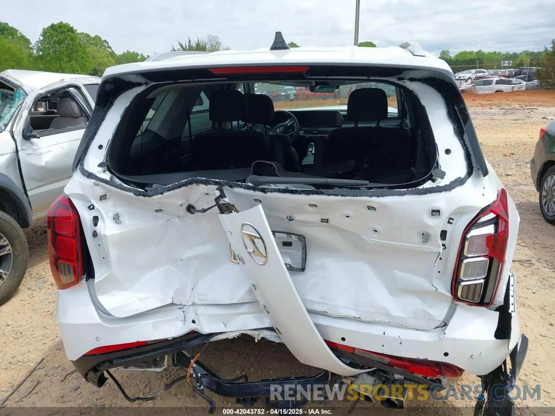 15 Photograph of a damaged car KM8R54GEXSU843518 HYUNDAI PALISADE 2025