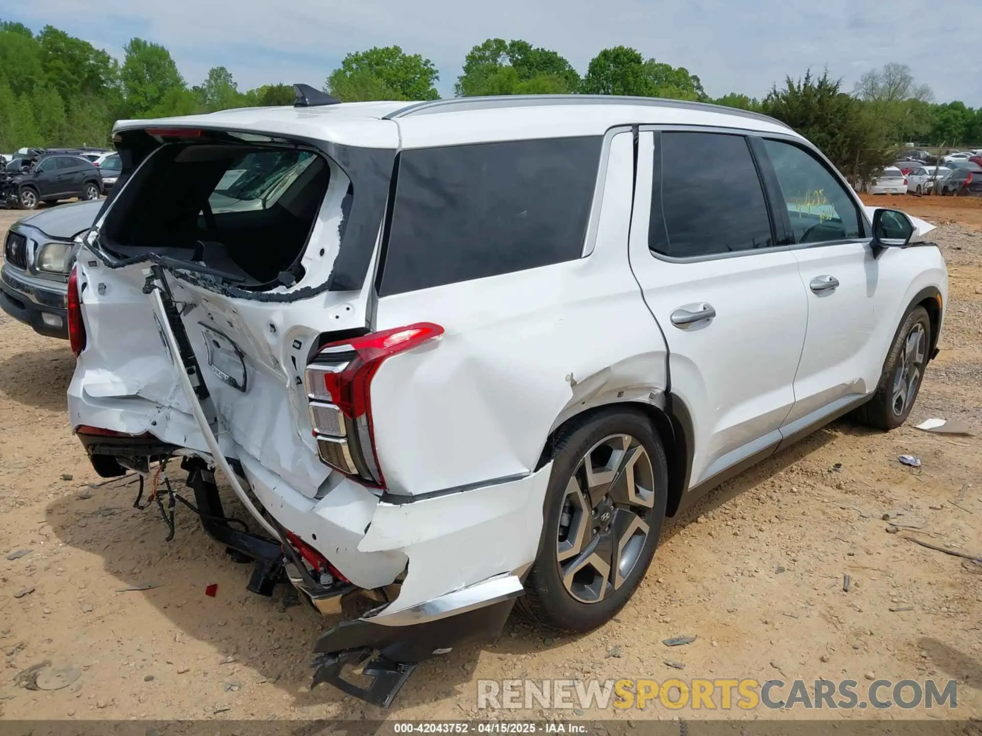 4 Photograph of a damaged car KM8R54GEXSU843518 HYUNDAI PALISADE 2025