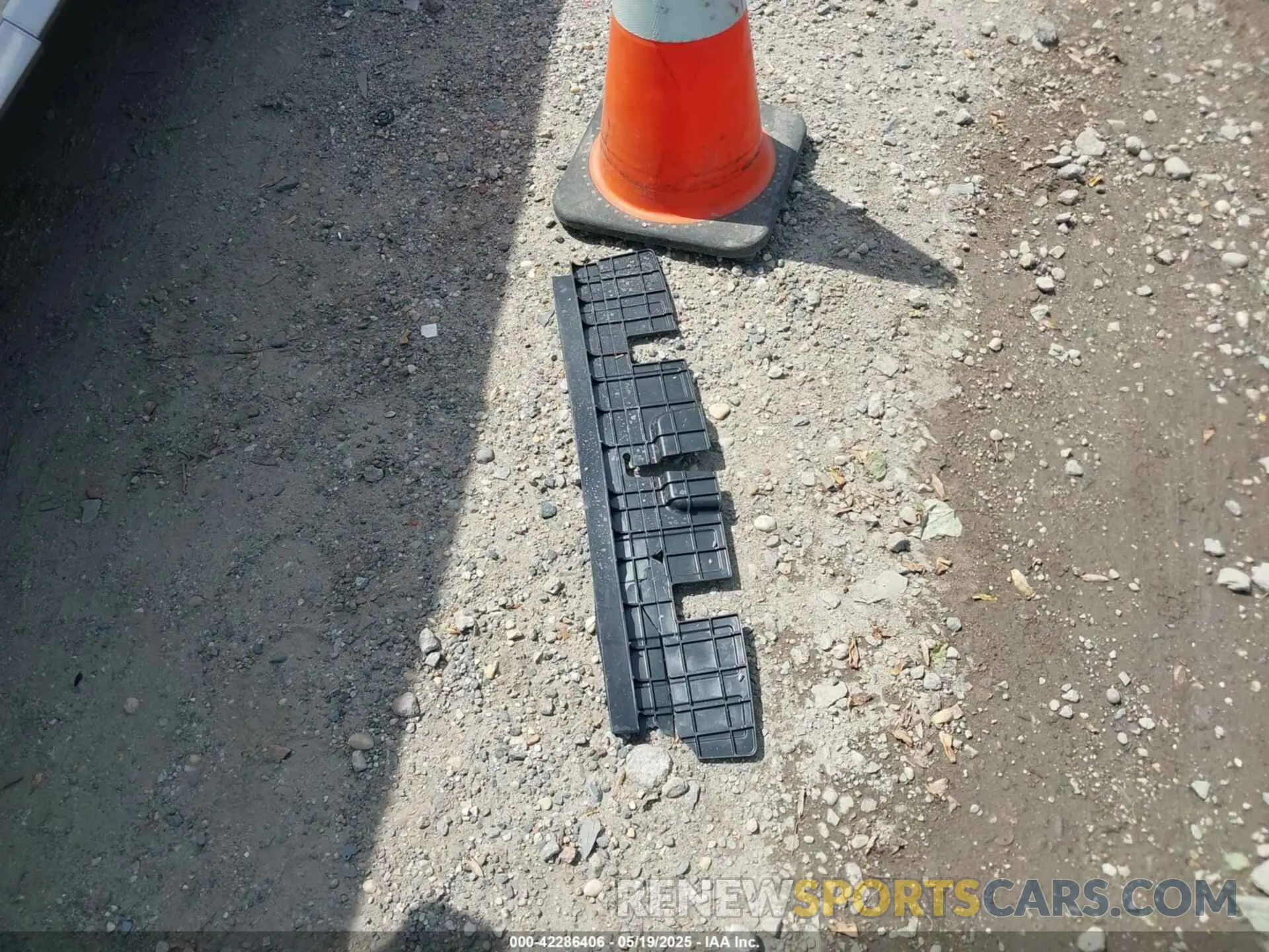 12 Photograph of a damaged car KM8R5DGE4SU811132 HYUNDAI PALISADE 2025