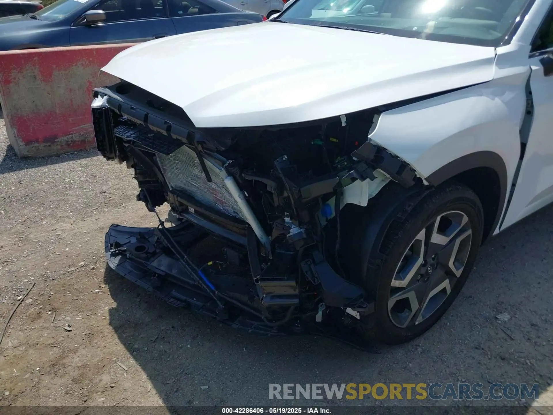 6 Photograph of a damaged car KM8R5DGE4SU811132 HYUNDAI PALISADE 2025