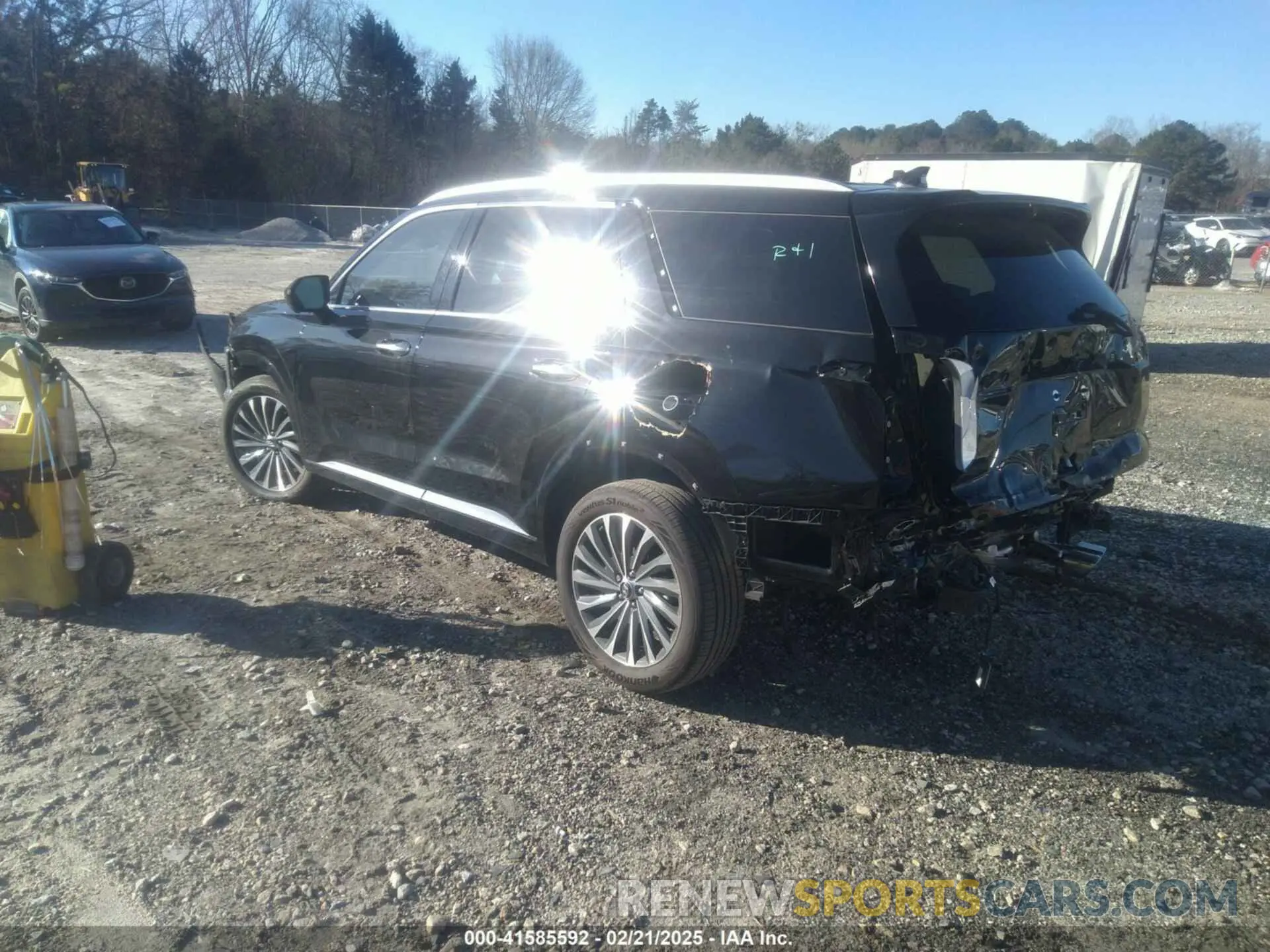 3 Photograph of a damaged car KM8R74GE8SU812181 HYUNDAI PALISADE 2025