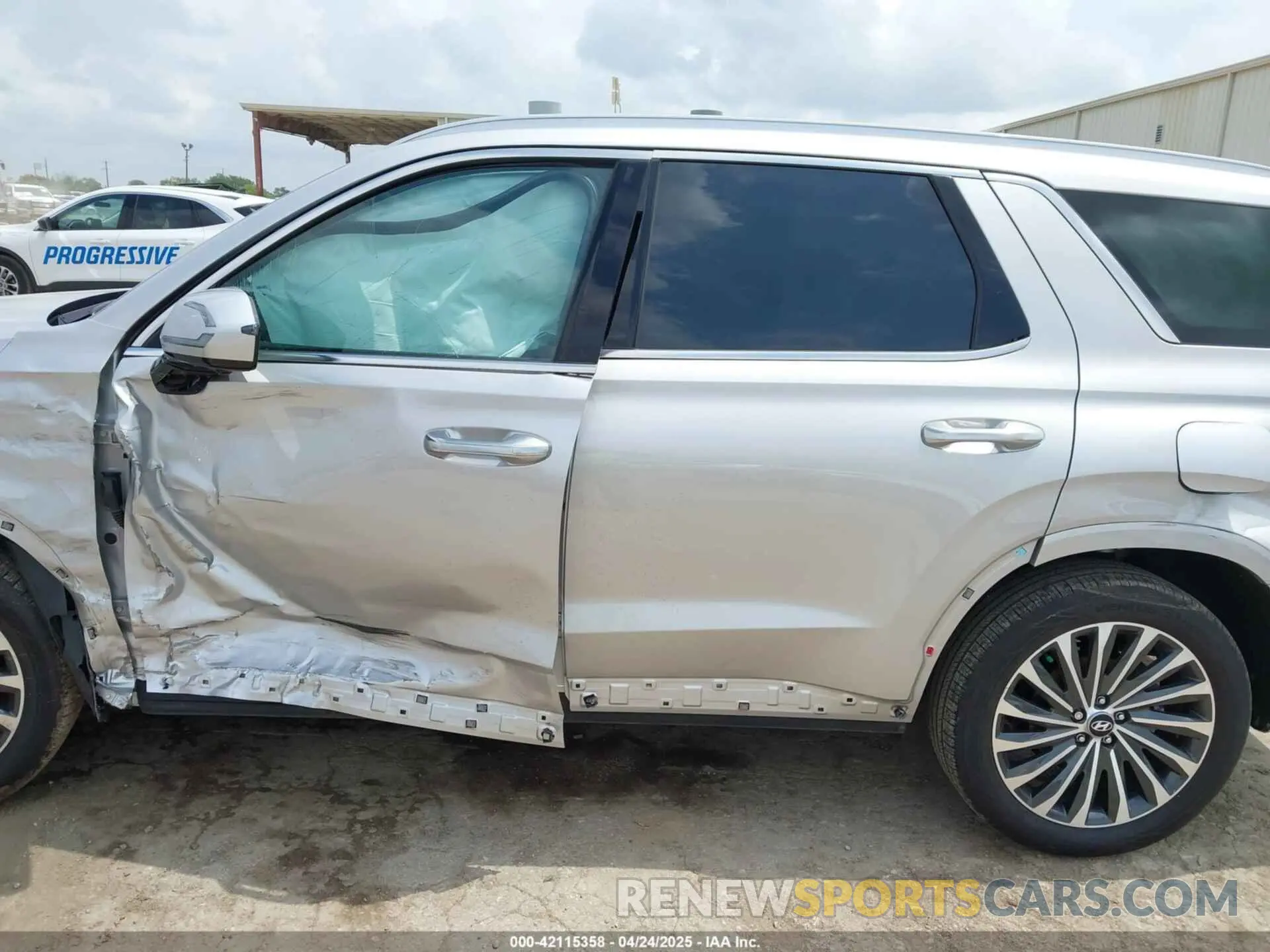 14 Photograph of a damaged car KM8R74GE9SU887116 HYUNDAI PALISADE 2025