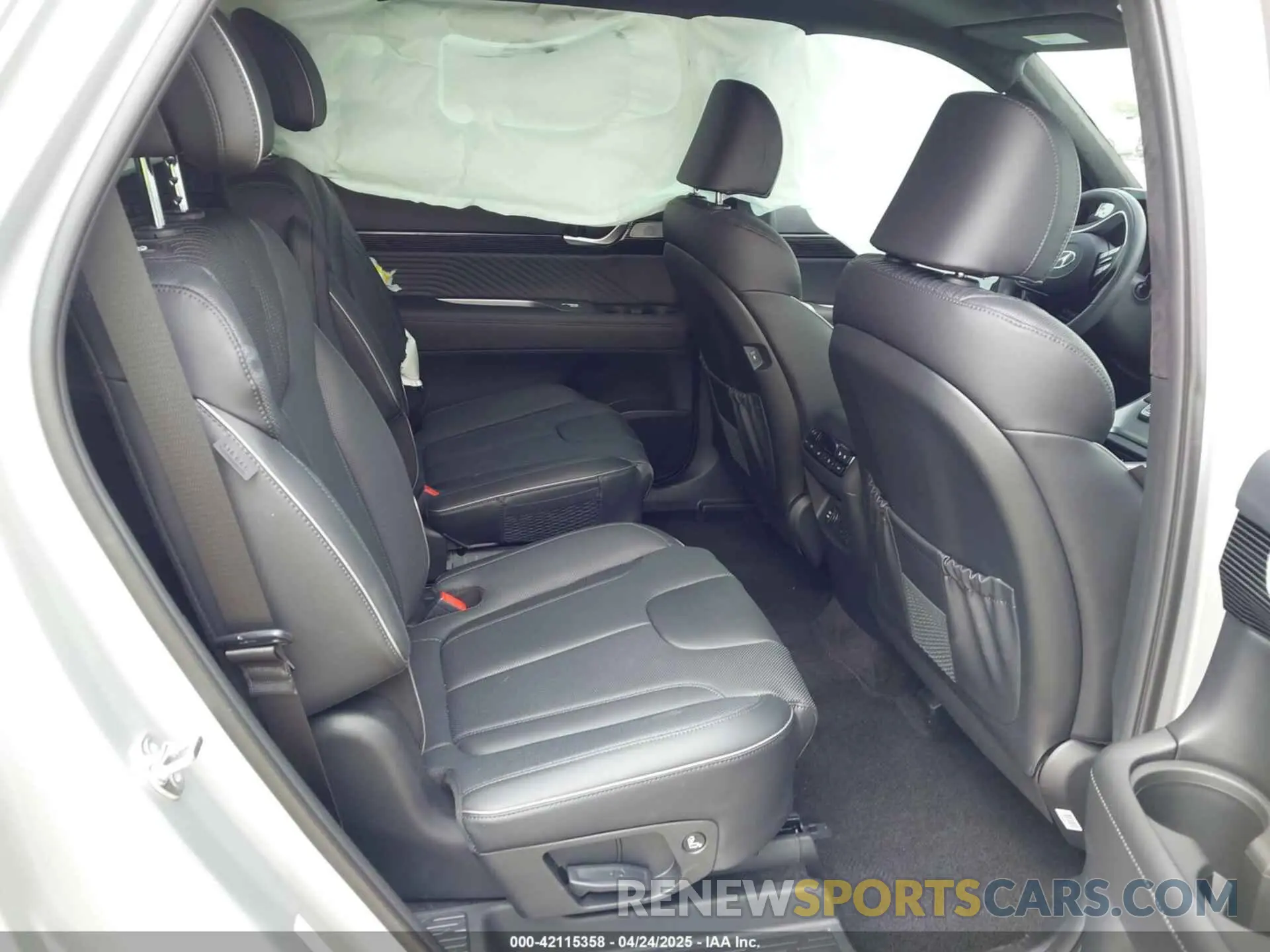 8 Photograph of a damaged car KM8R74GE9SU887116 HYUNDAI PALISADE 2025