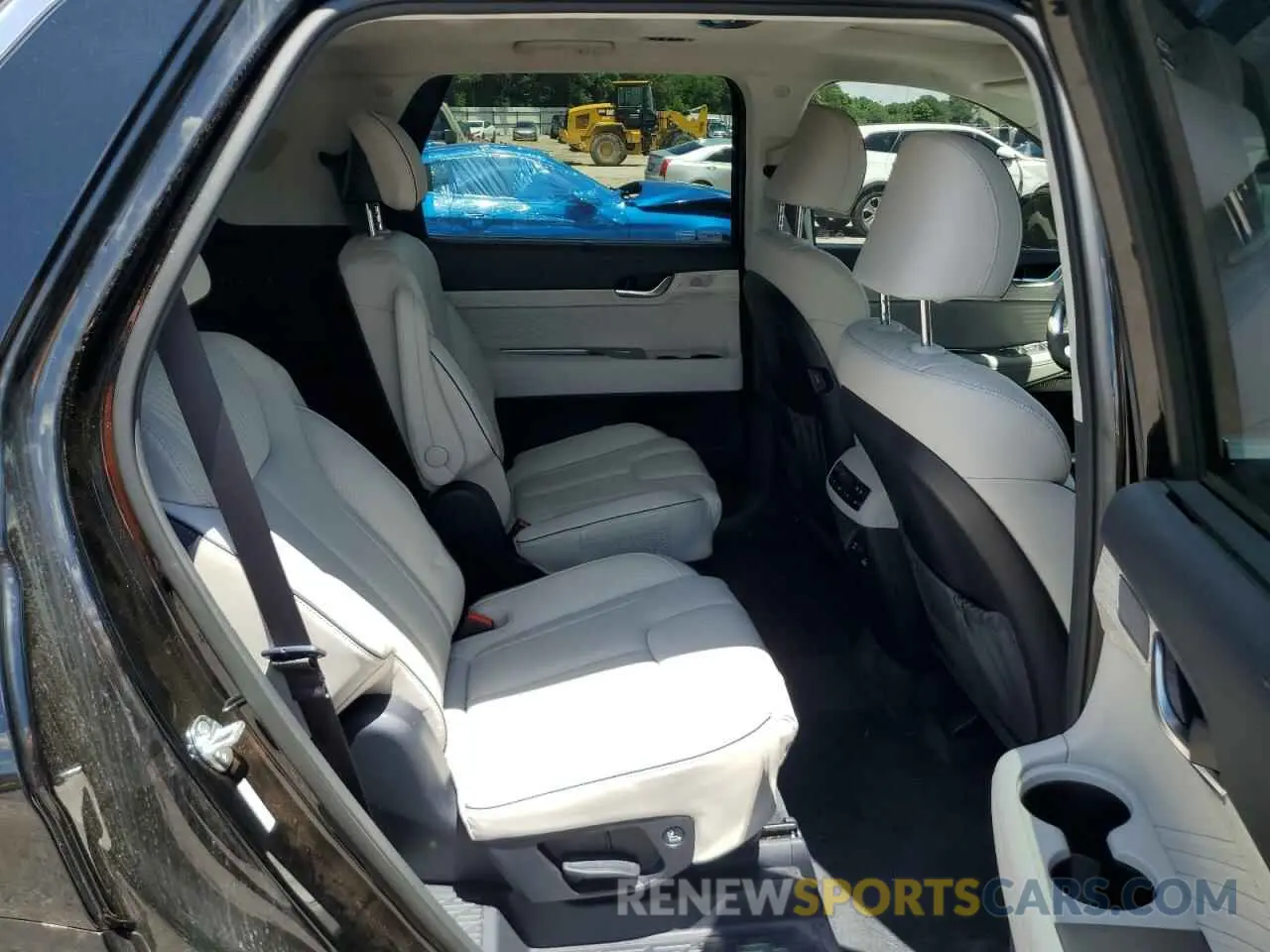 11 Photograph of a damaged car KM8R7DGE0SU818766 HYUNDAI PALISADE 2025