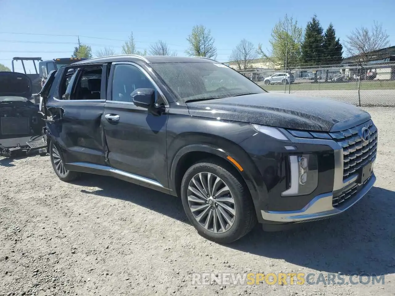 4 Photograph of a damaged car KM8R7DGE1SU843983 HYUNDAI PALISADE 2025