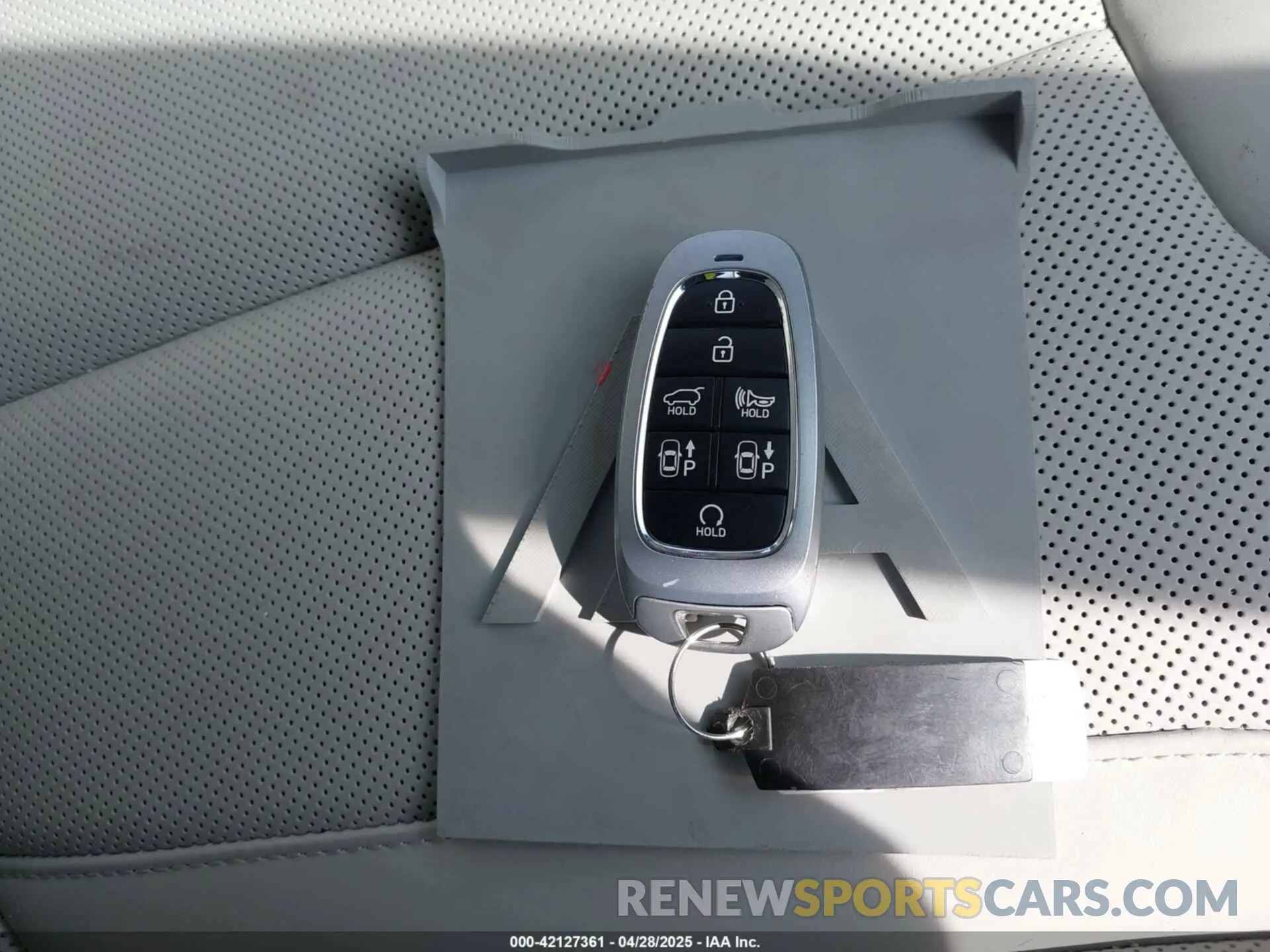 11 Photograph of a damaged car KM8R7DGE2SU828795 HYUNDAI PALISADE 2025