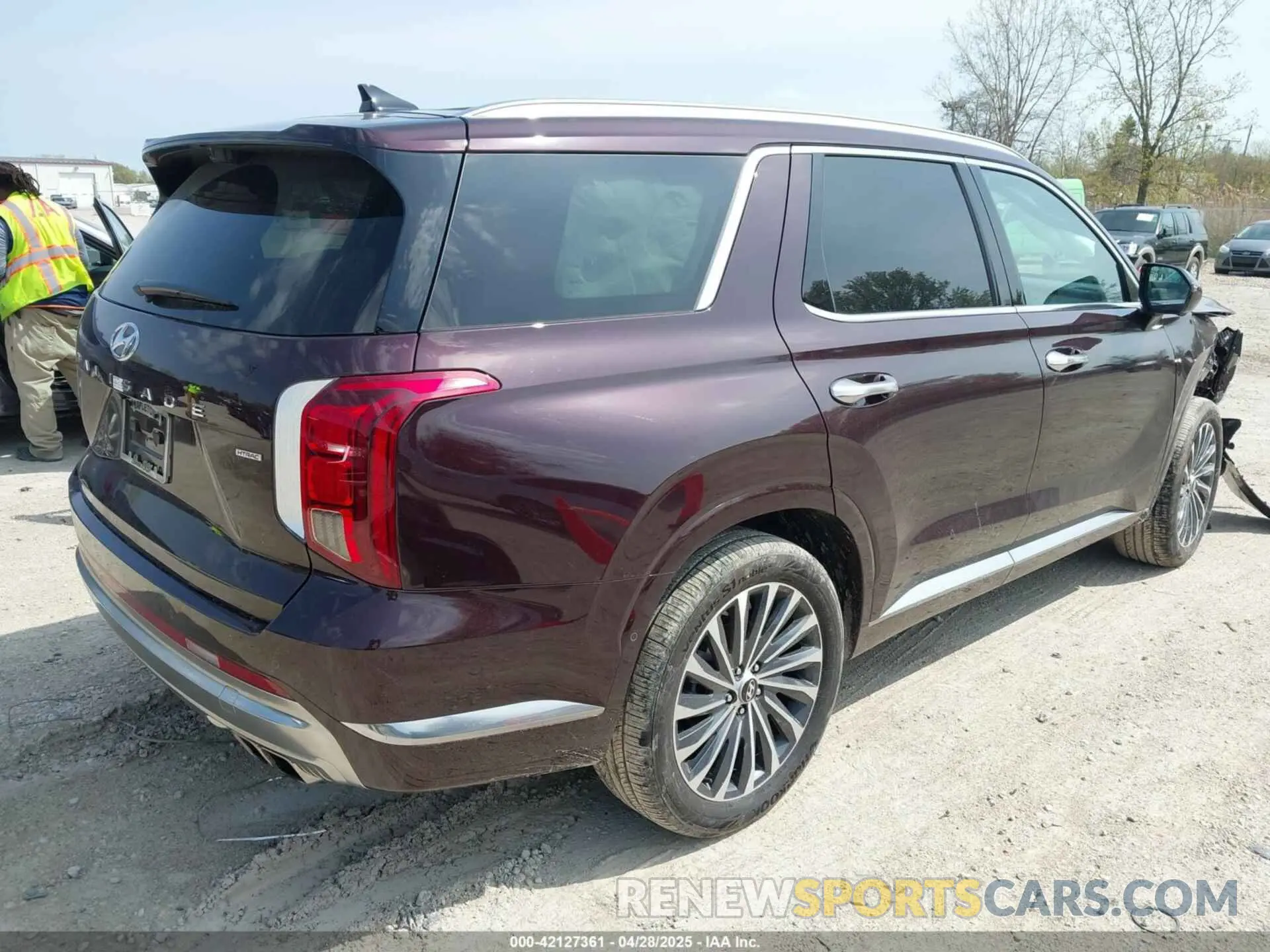 4 Photograph of a damaged car KM8R7DGE2SU828795 HYUNDAI PALISADE 2025
