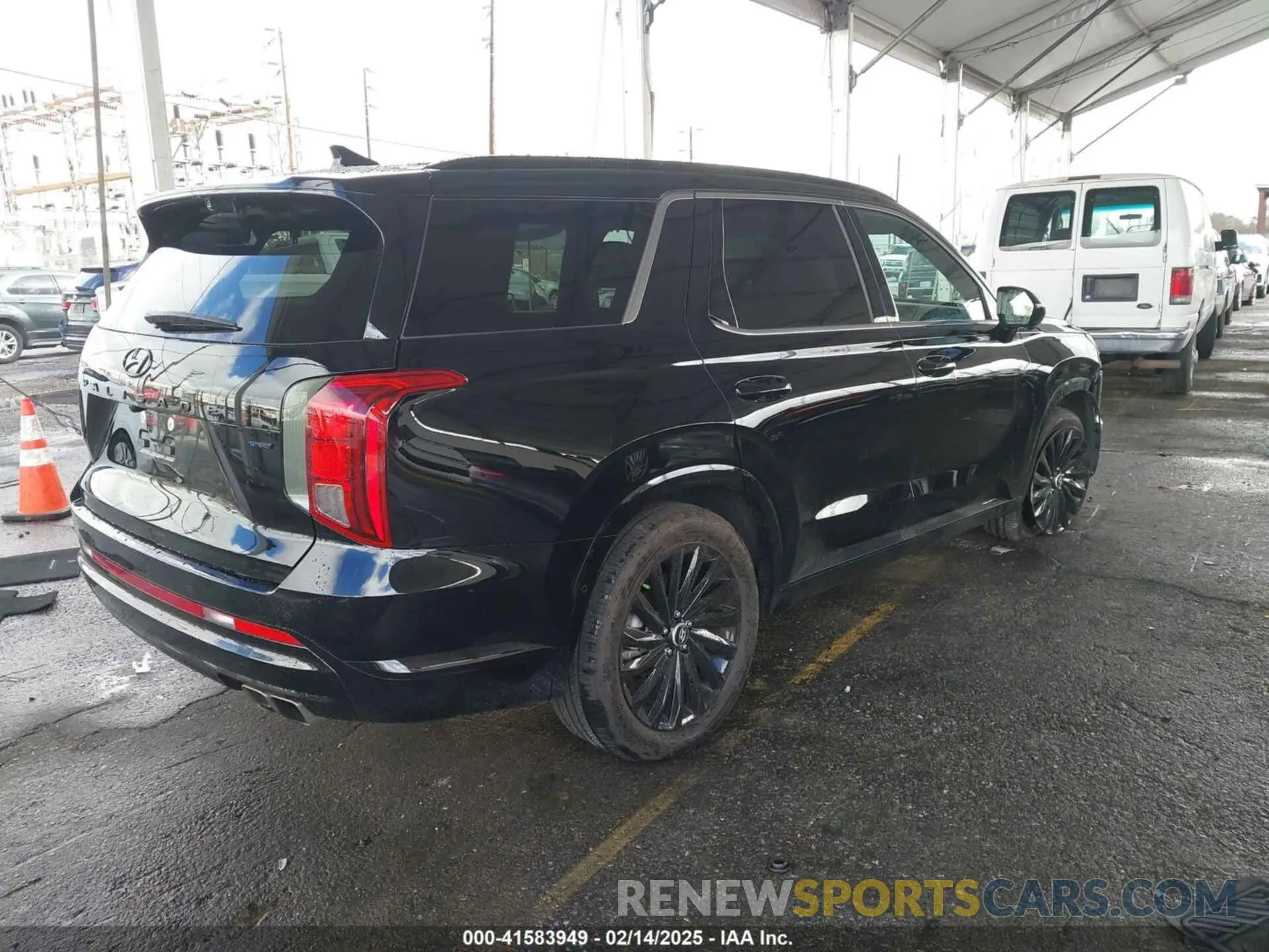4 Photograph of a damaged car KM8R7DGE4SU810783 HYUNDAI PALISADE 2025
