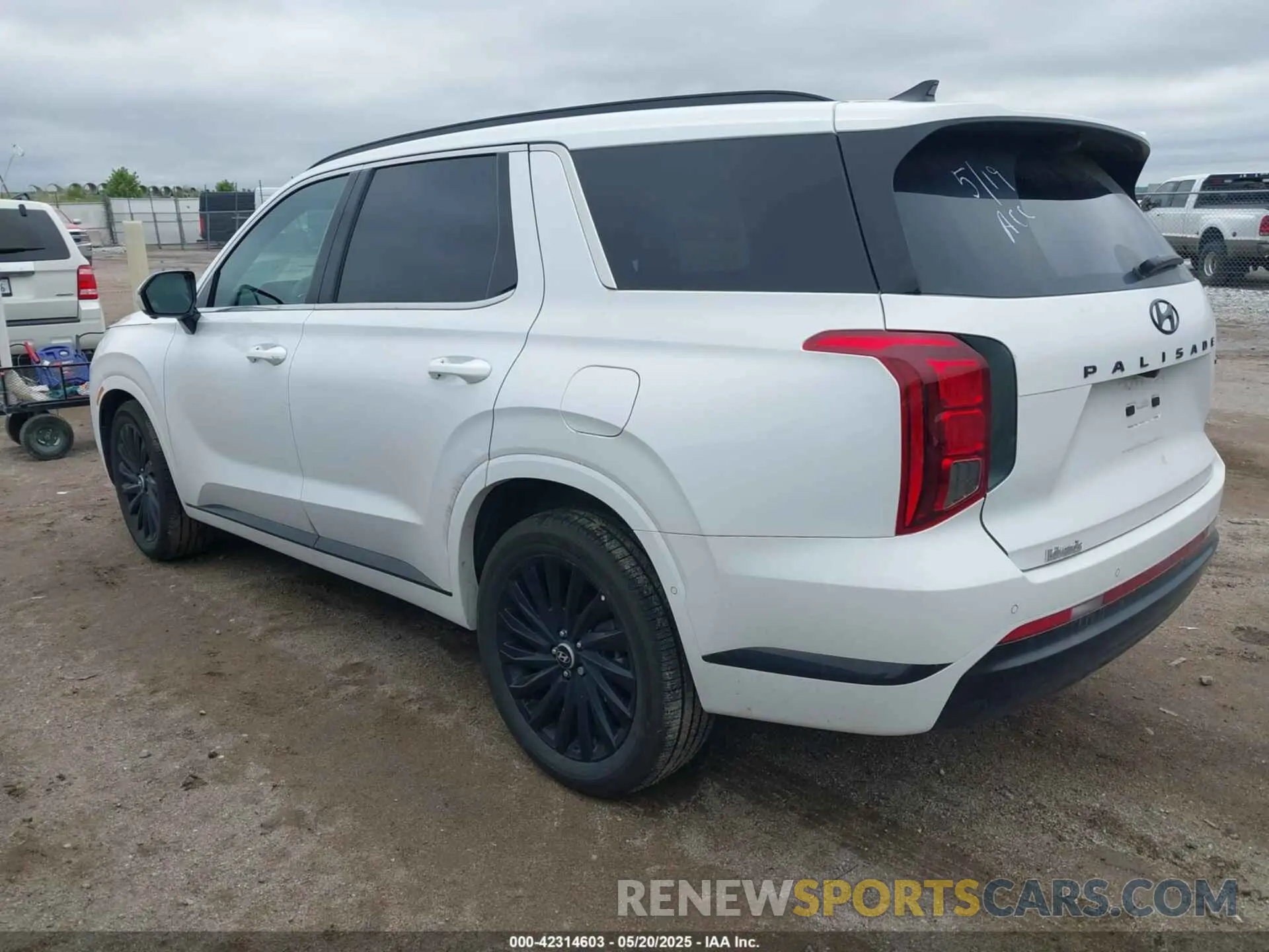 3 Photograph of a damaged car KM8R7DGE7SU873652 HYUNDAI PALISADE 2025