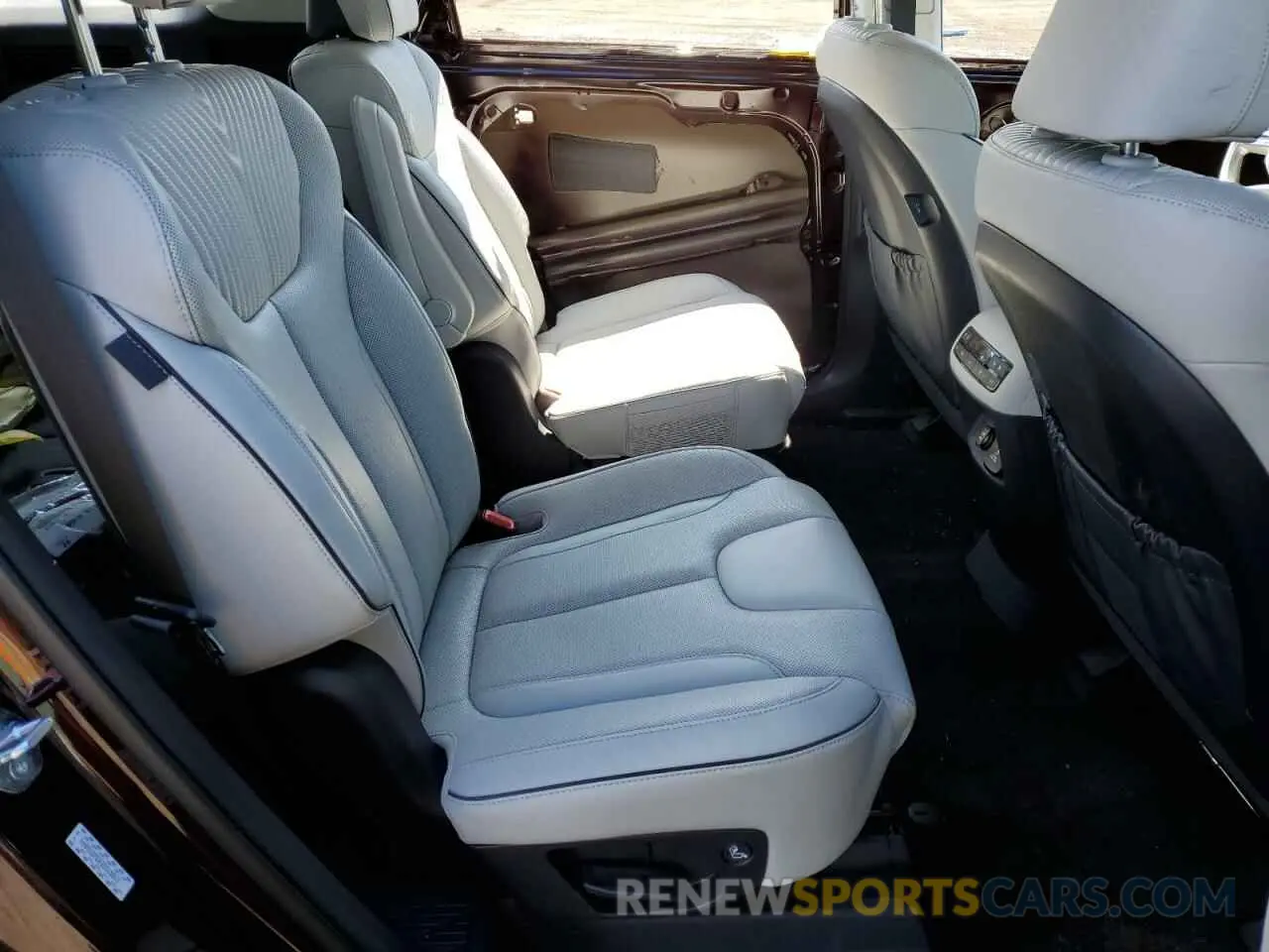 11 Photograph of a damaged car KM8R7DGE8SU825044 HYUNDAI PALISADE 2025
