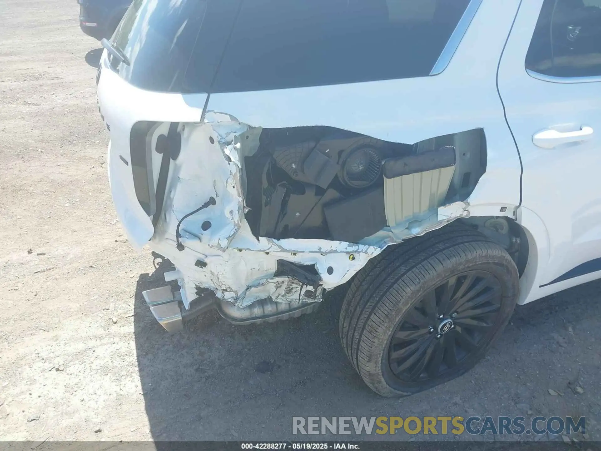 6 Photograph of a damaged car KM8R7DGE9SU813405 HYUNDAI PALISADE 2025