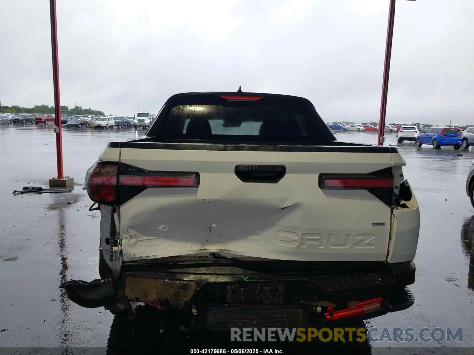 17 Photograph of a damaged car 5NTJADAE9NH028880 HYUNDAI SANTA CRUZ 2022