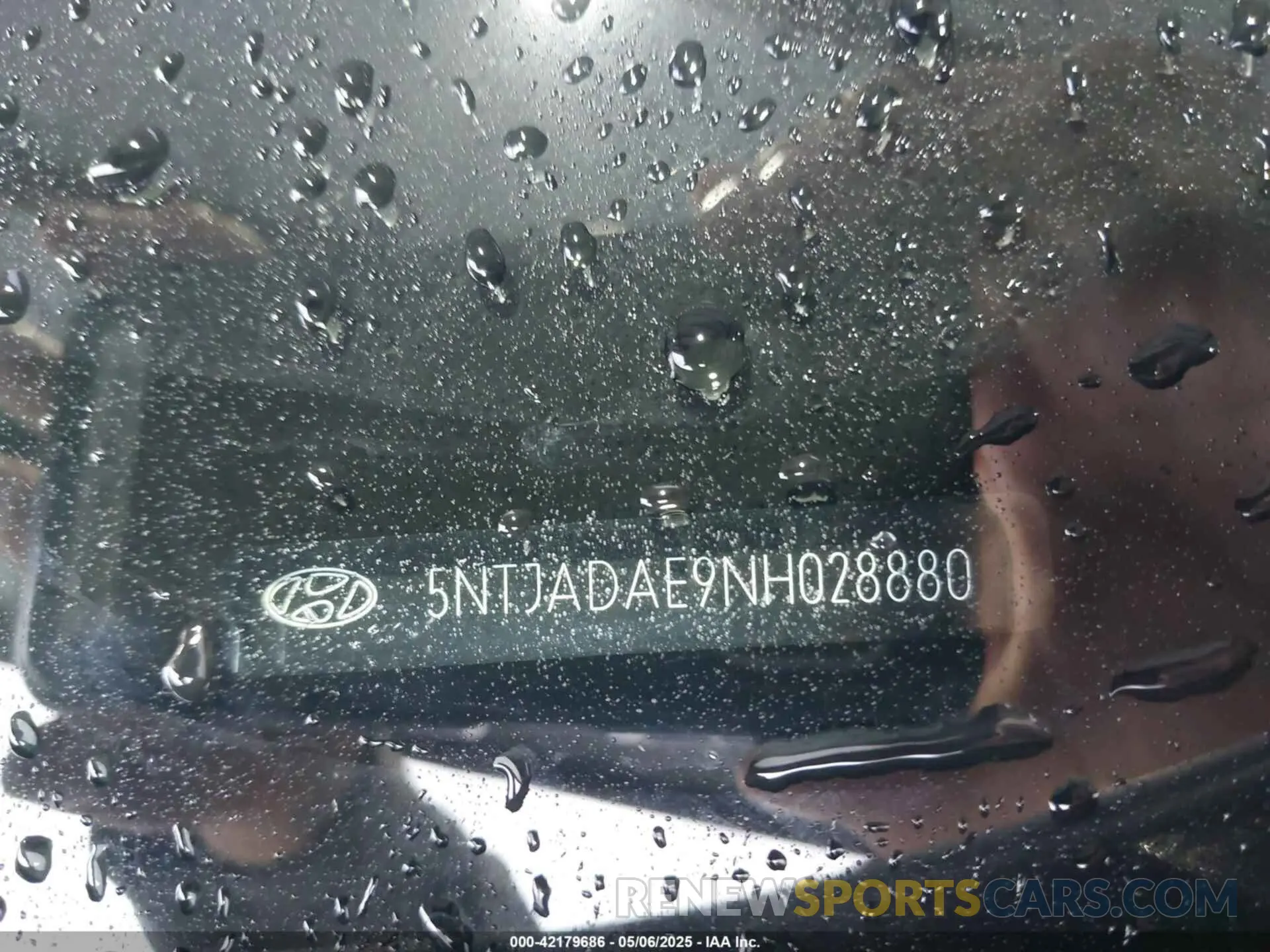 9 Photograph of a damaged car 5NTJADAE9NH028880 HYUNDAI SANTA CRUZ 2022