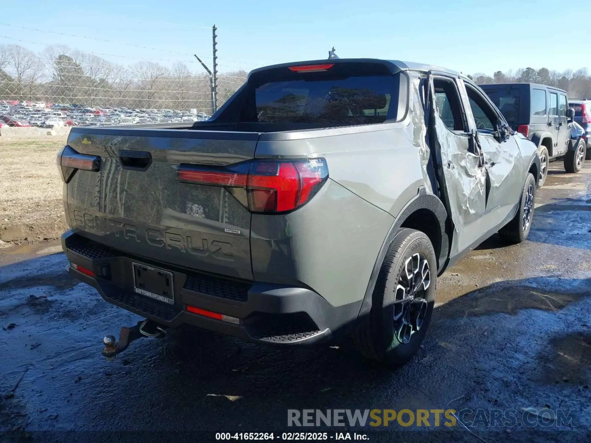 4 Photograph of a damaged car 5NTJBDAE9NH033090 HYUNDAI SANTA CRUZ 2022