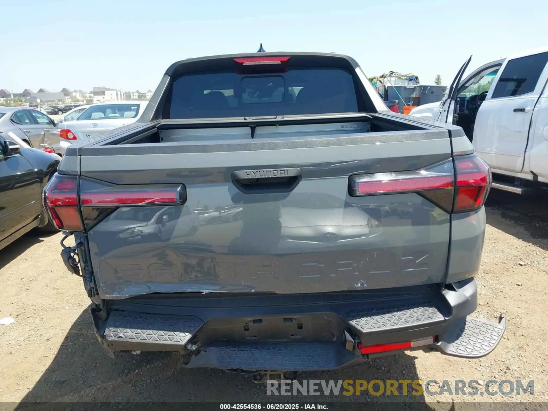 17 Photograph of a damaged car 5NTJC4AE4NH037352 HYUNDAI SANTA CRUZ 2022