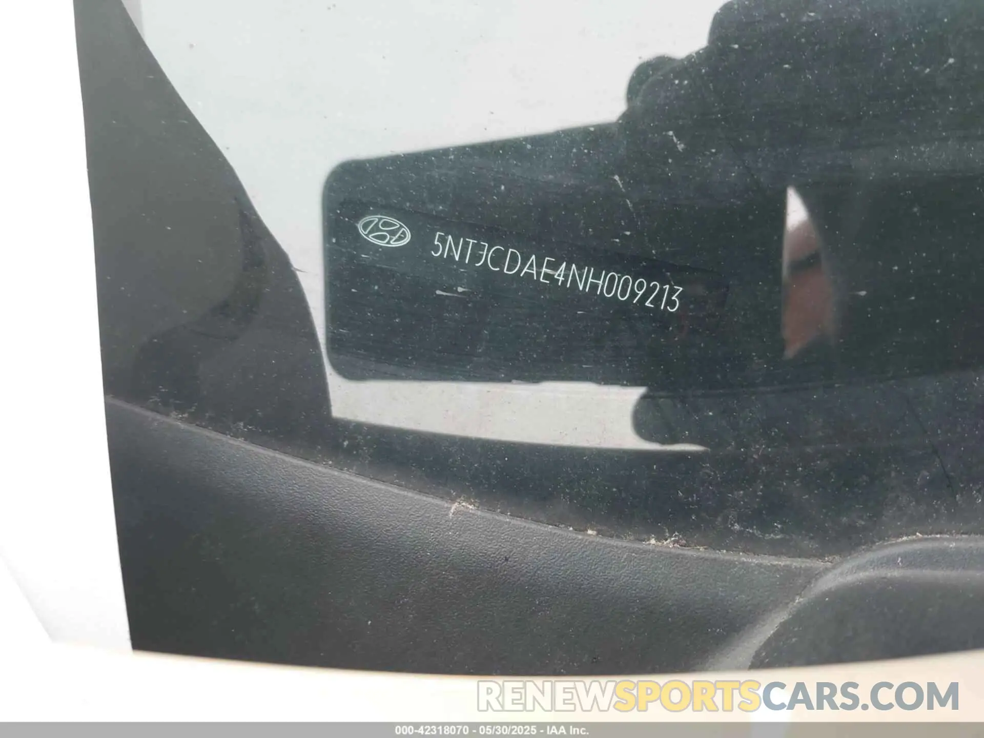 17 Photograph of a damaged car 5NTJCDAE4NH009213 HYUNDAI SANTA CRUZ 2022