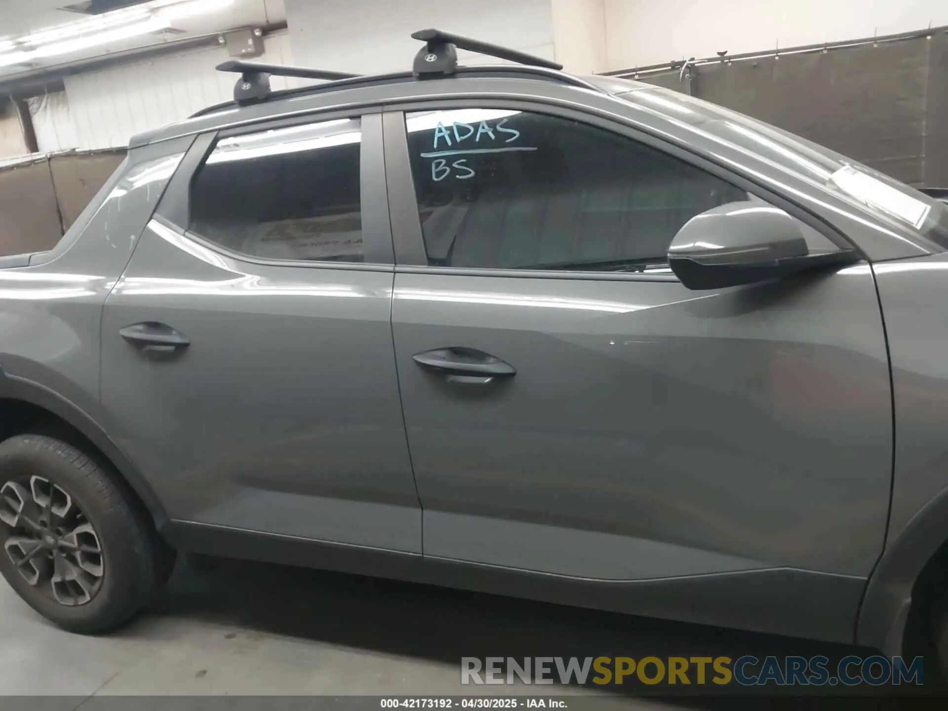 14 Photograph of a damaged car 5NTJCDAE5NH036310 HYUNDAI SANTA CRUZ 2022