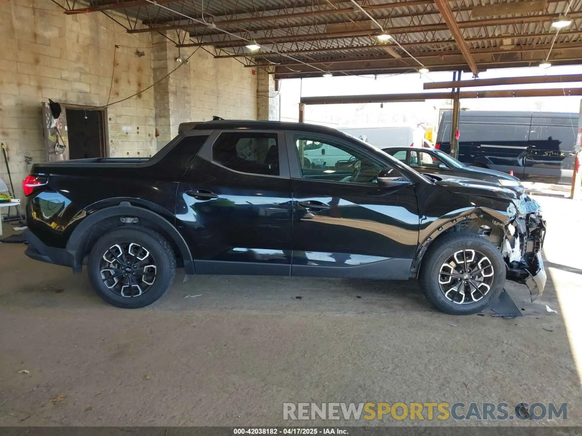 14 Photograph of a damaged car 5NTJCDAE7NH018858 HYUNDAI SANTA CRUZ 2022