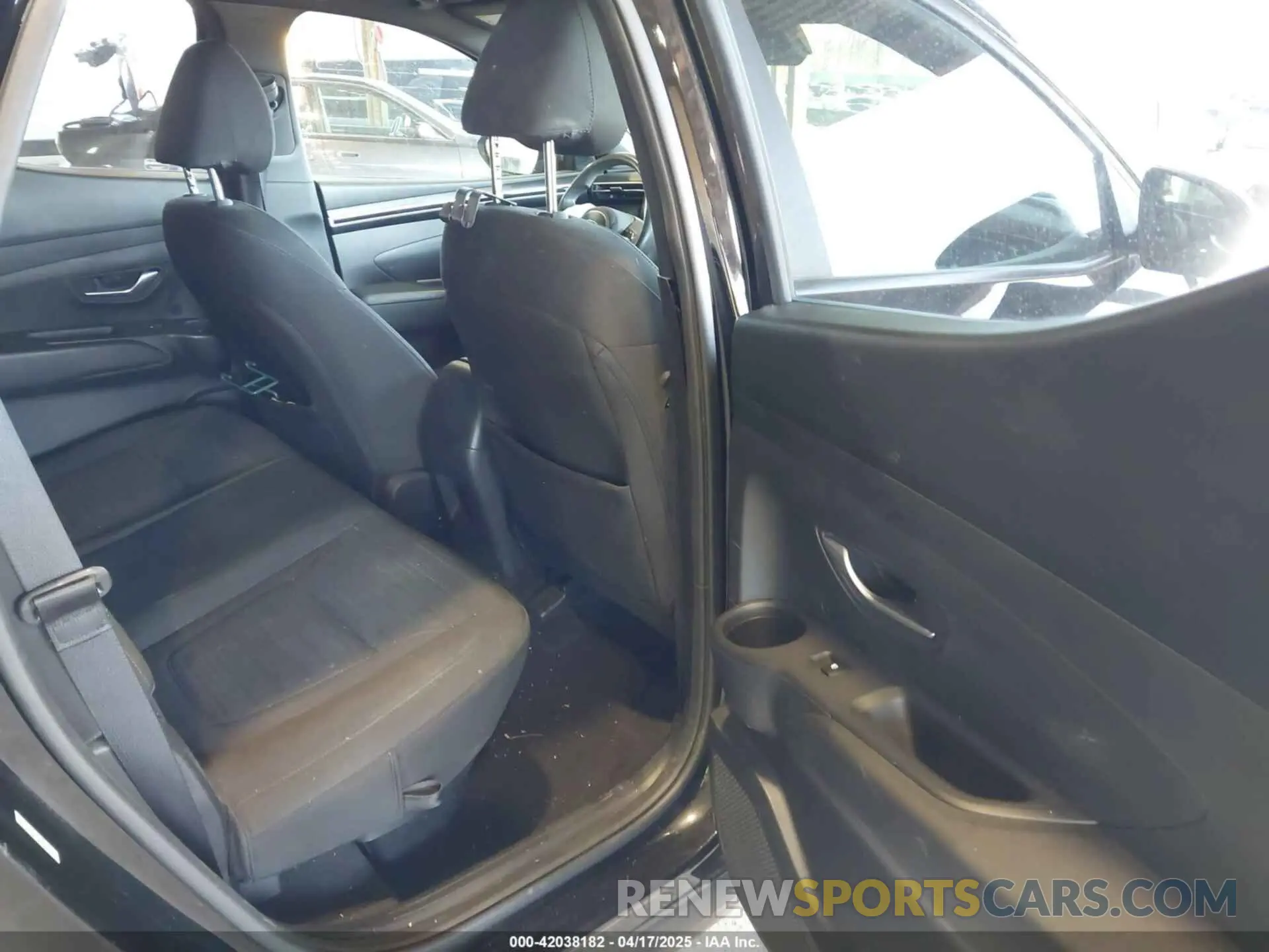 8 Photograph of a damaged car 5NTJCDAE7NH018858 HYUNDAI SANTA CRUZ 2022