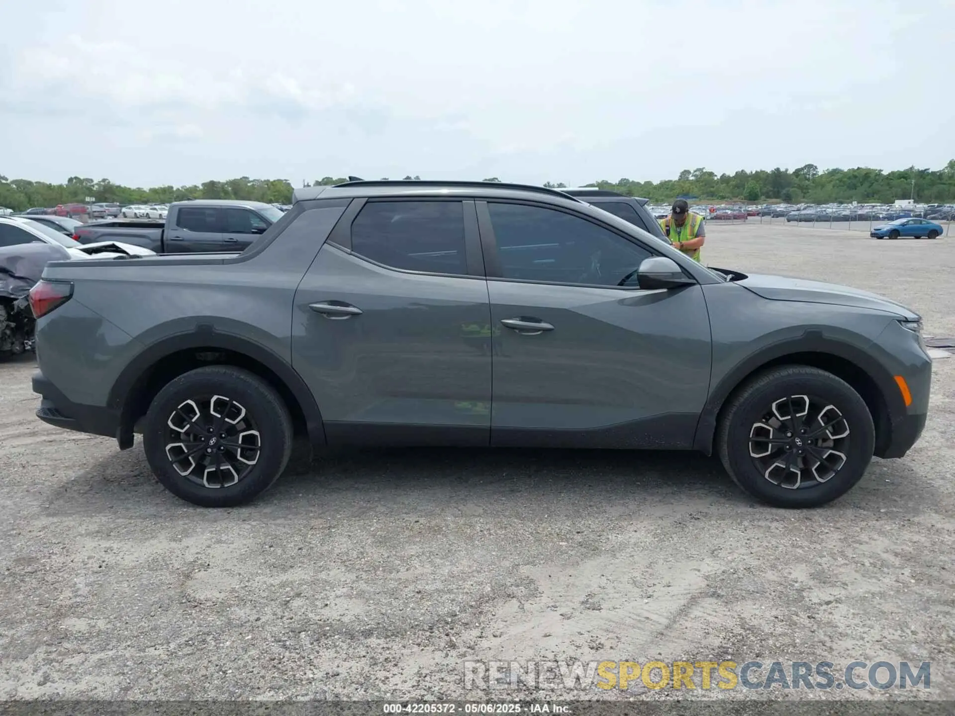 13 Photograph of a damaged car 5NTJDDAF6NH029260 HYUNDAI SANTA CRUZ 2022