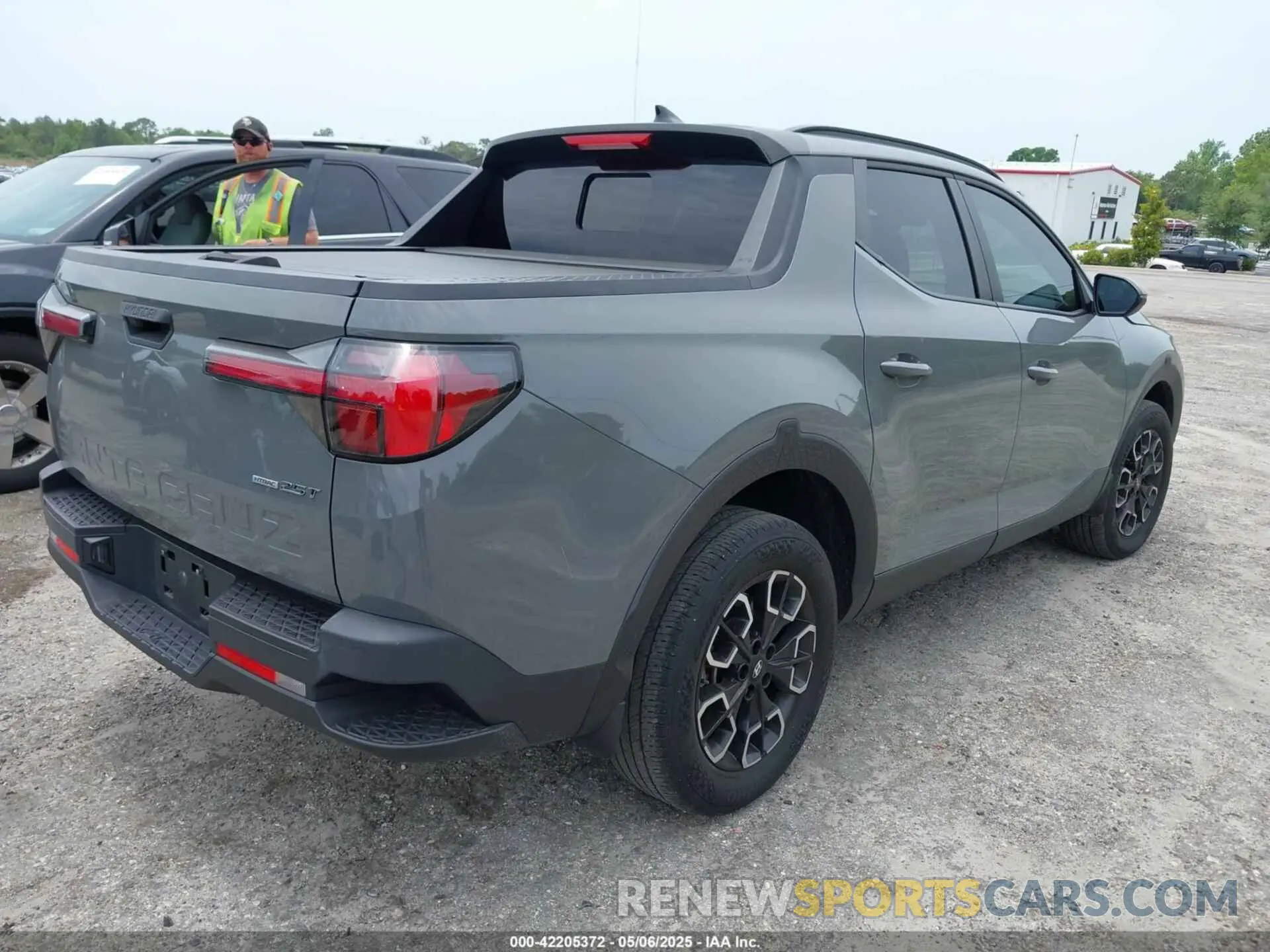 4 Photograph of a damaged car 5NTJDDAF6NH029260 HYUNDAI SANTA CRUZ 2022