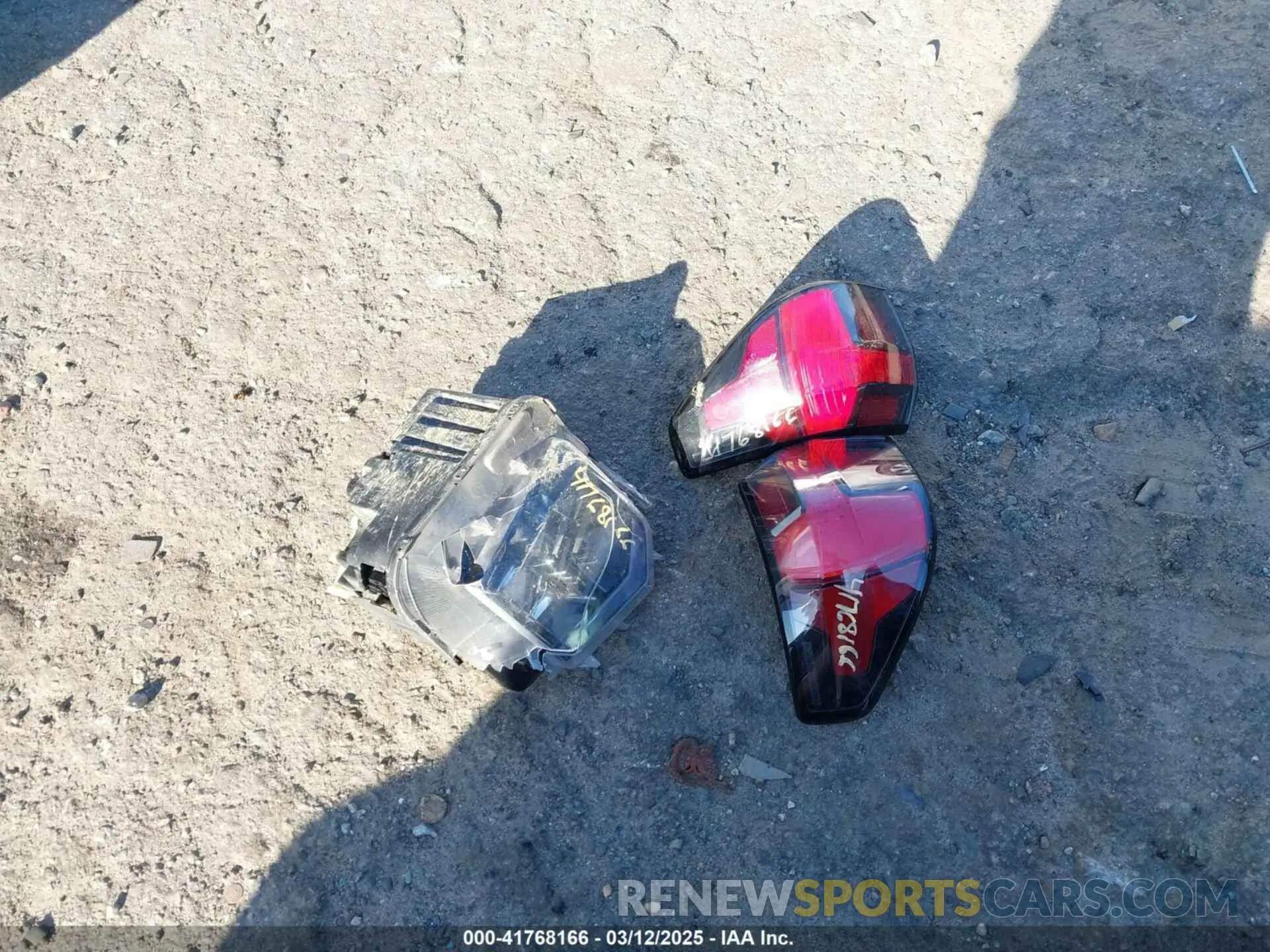 12 Photograph of a damaged car 5NTJDDAF8NH030975 HYUNDAI SANTA CRUZ 2022