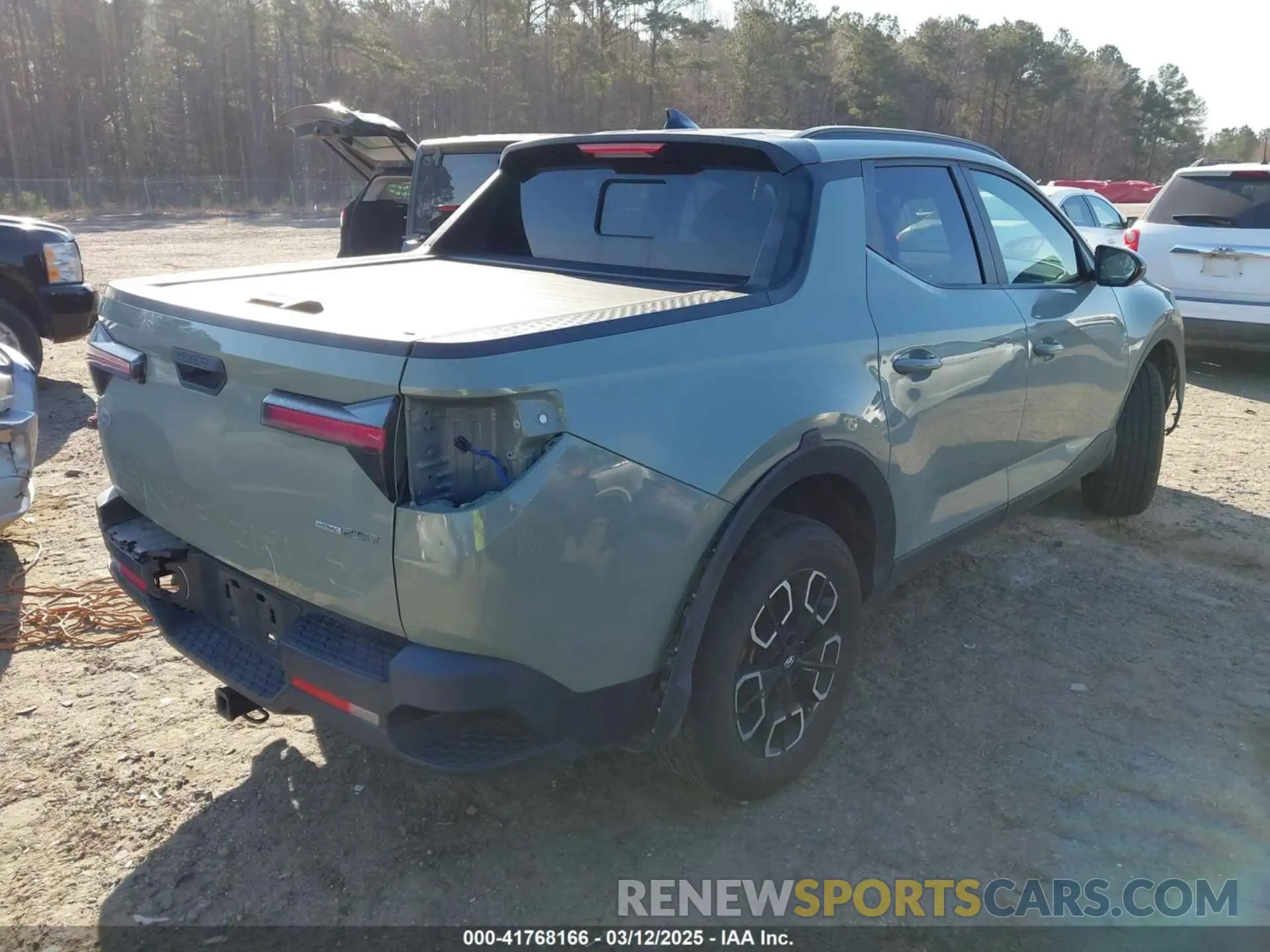 4 Photograph of a damaged car 5NTJDDAF8NH030975 HYUNDAI SANTA CRUZ 2022