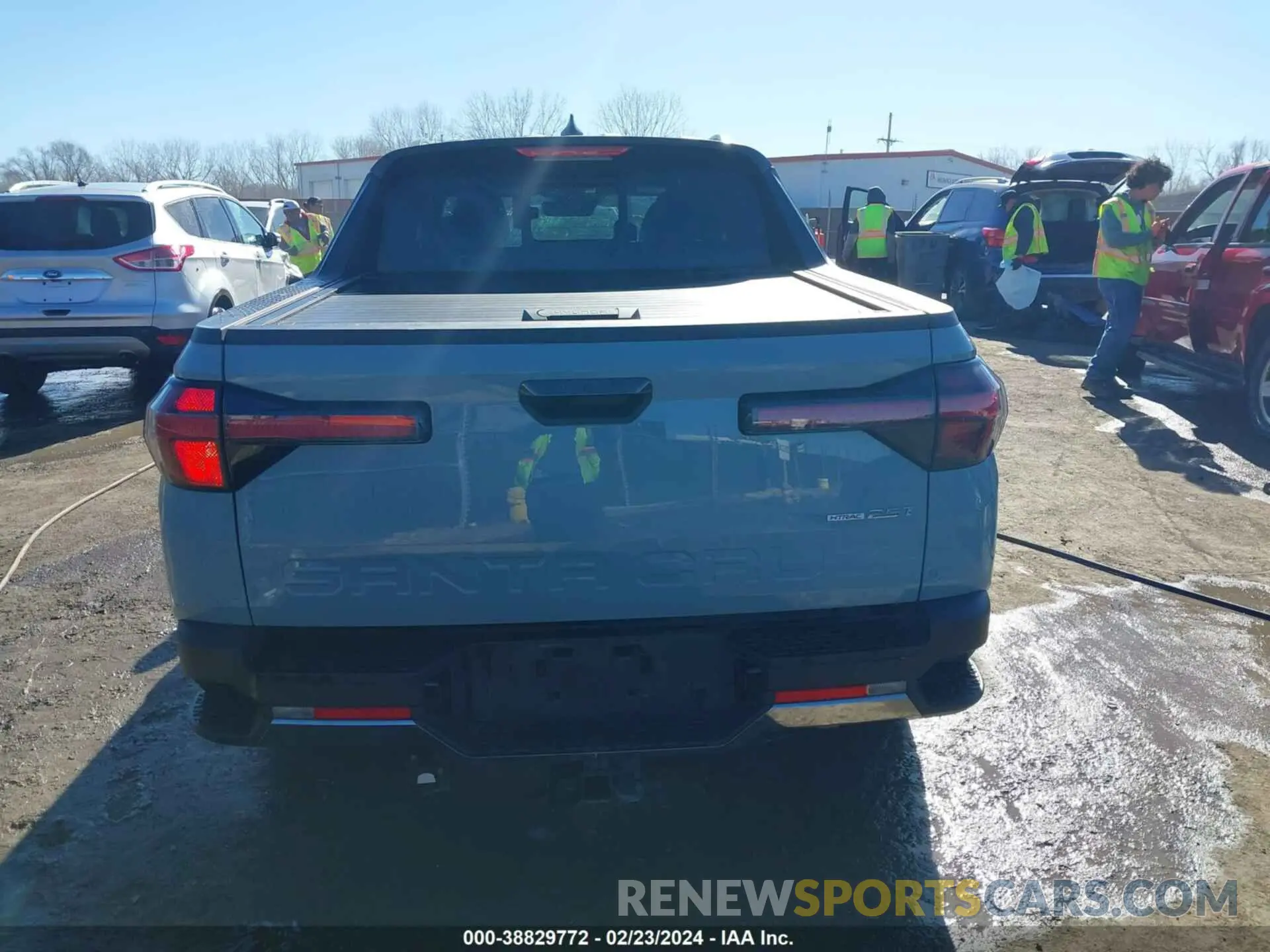 17 Photograph of a damaged car 5NTJEDAF1NH036226 HYUNDAI SANTA CRUZ 2022