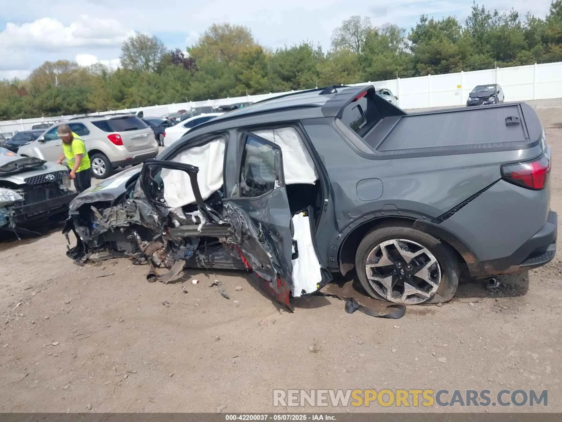 13 Photograph of a damaged car 5NTJEDAF5NH012737 HYUNDAI SANTA CRUZ 2022