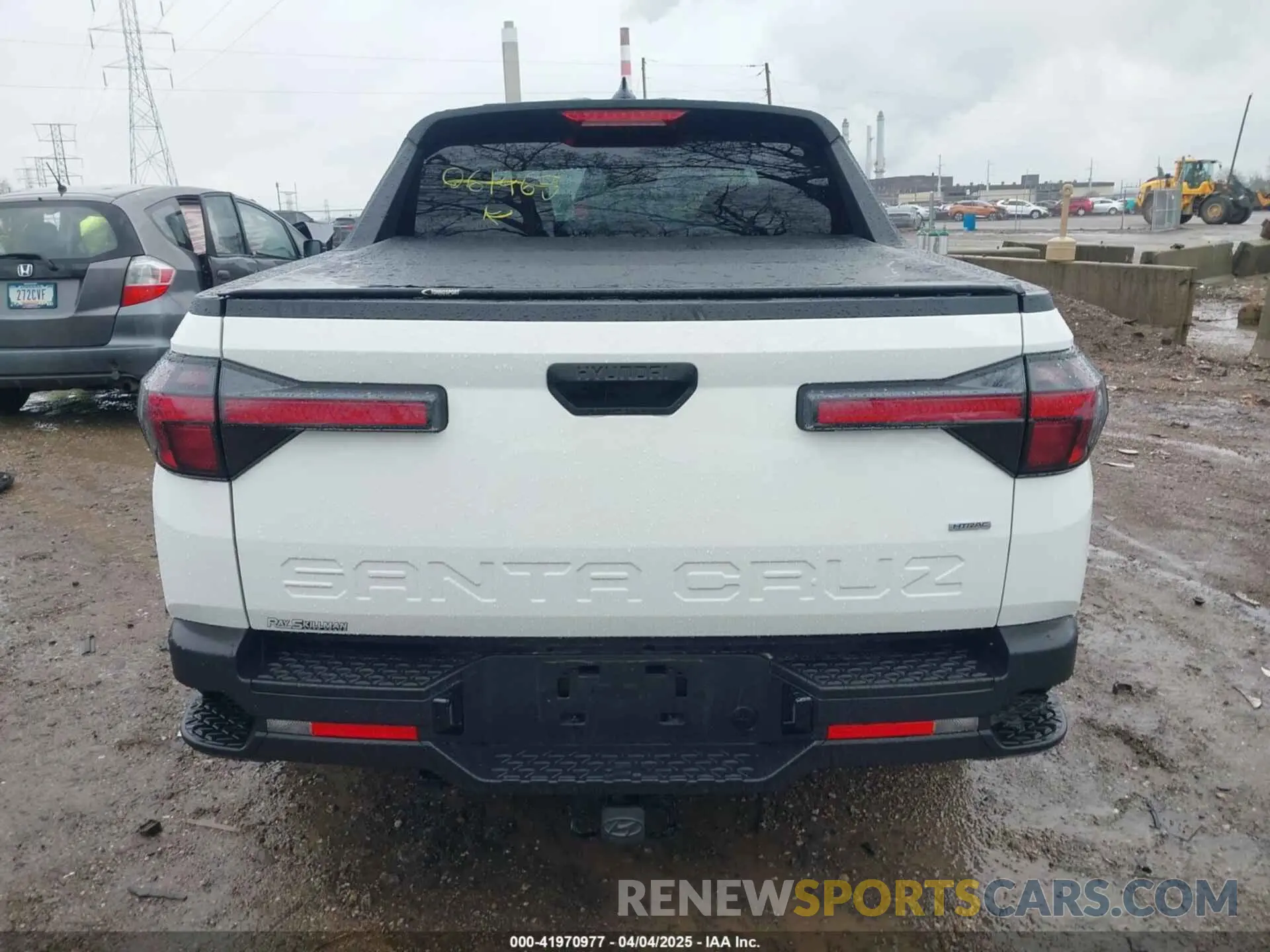 17 Photograph of a damaged car 5NTJBDAE8PH061465 HYUNDAI SANTA CRUZ 2023