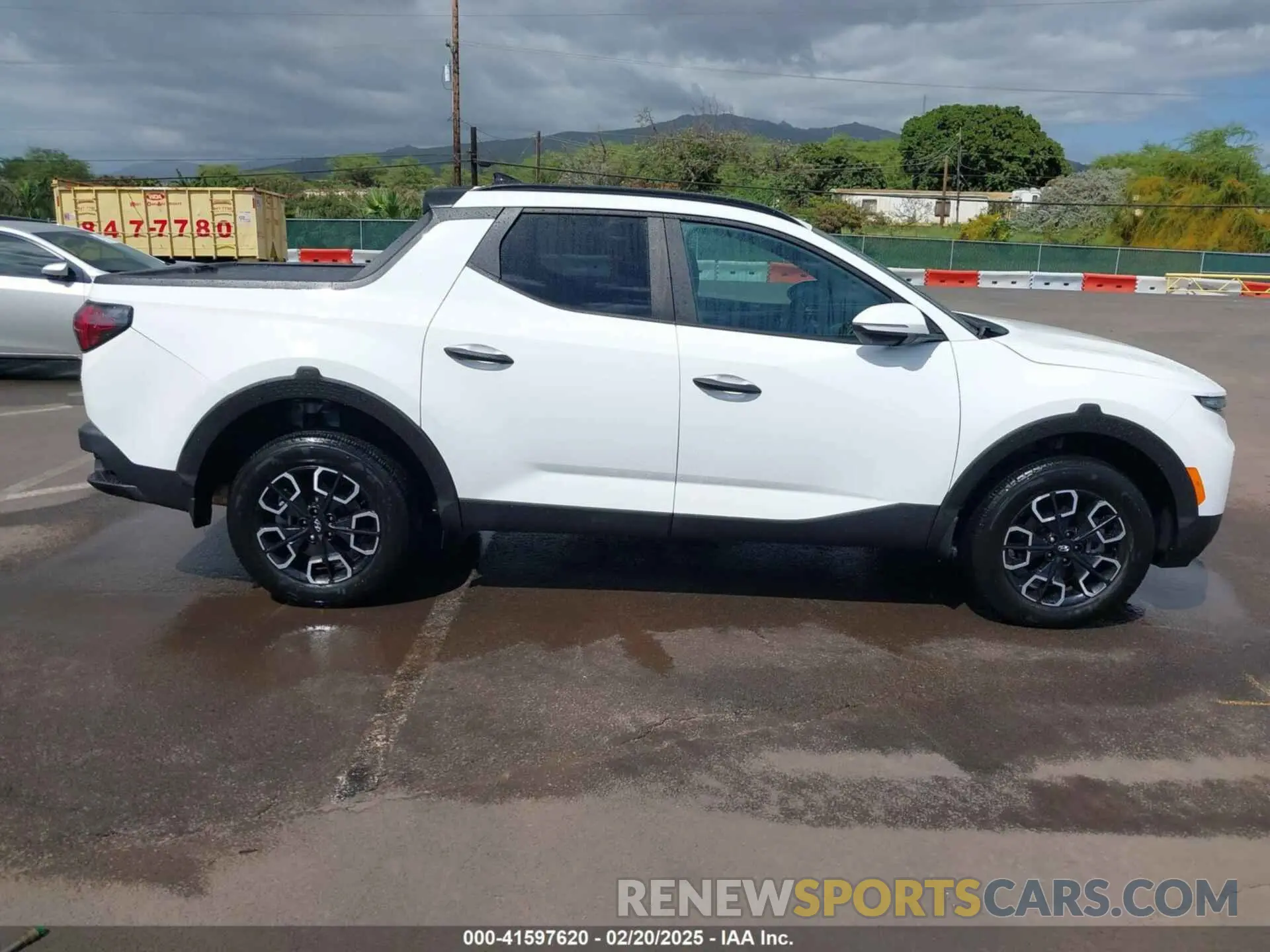 13 Photograph of a damaged car 5NTJCDAE6PH066323 HYUNDAI SANTA CRUZ 2023