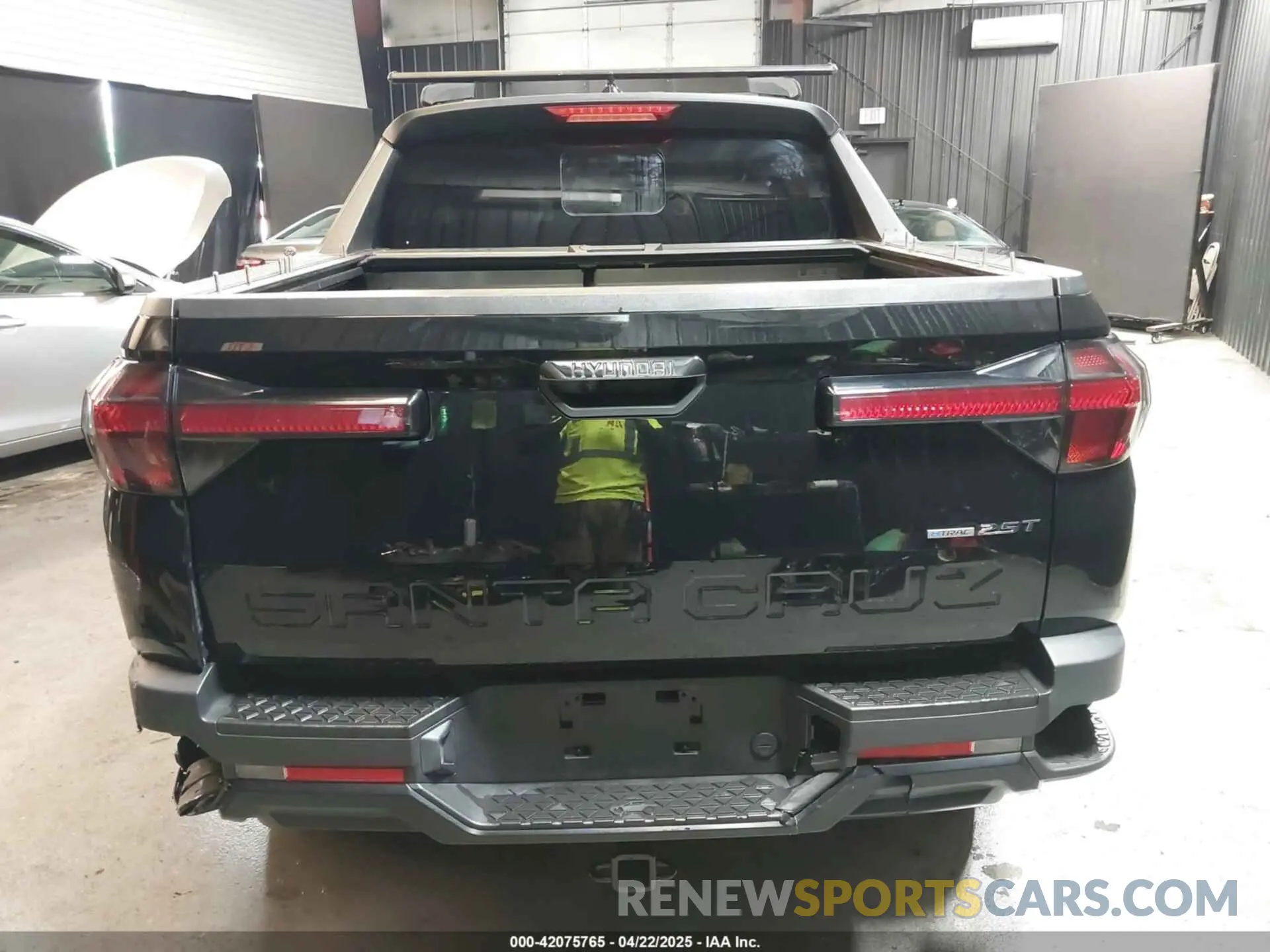 17 Photograph of a damaged car 5NTJCDAF0PH059683 HYUNDAI SANTA CRUZ 2023