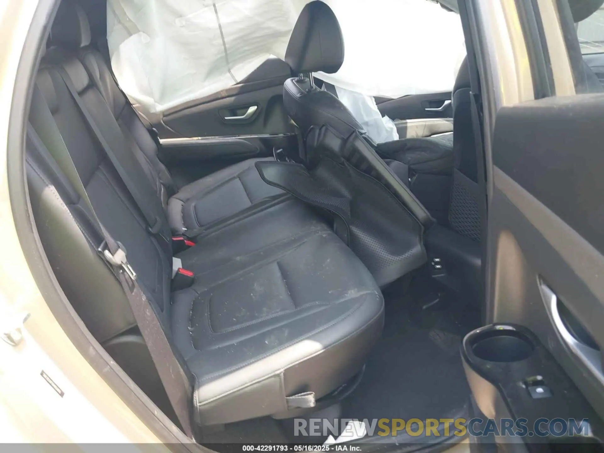 8 Photograph of a damaged car 5NTJEDAF5PH056806 HYUNDAI SANTA CRUZ 2023