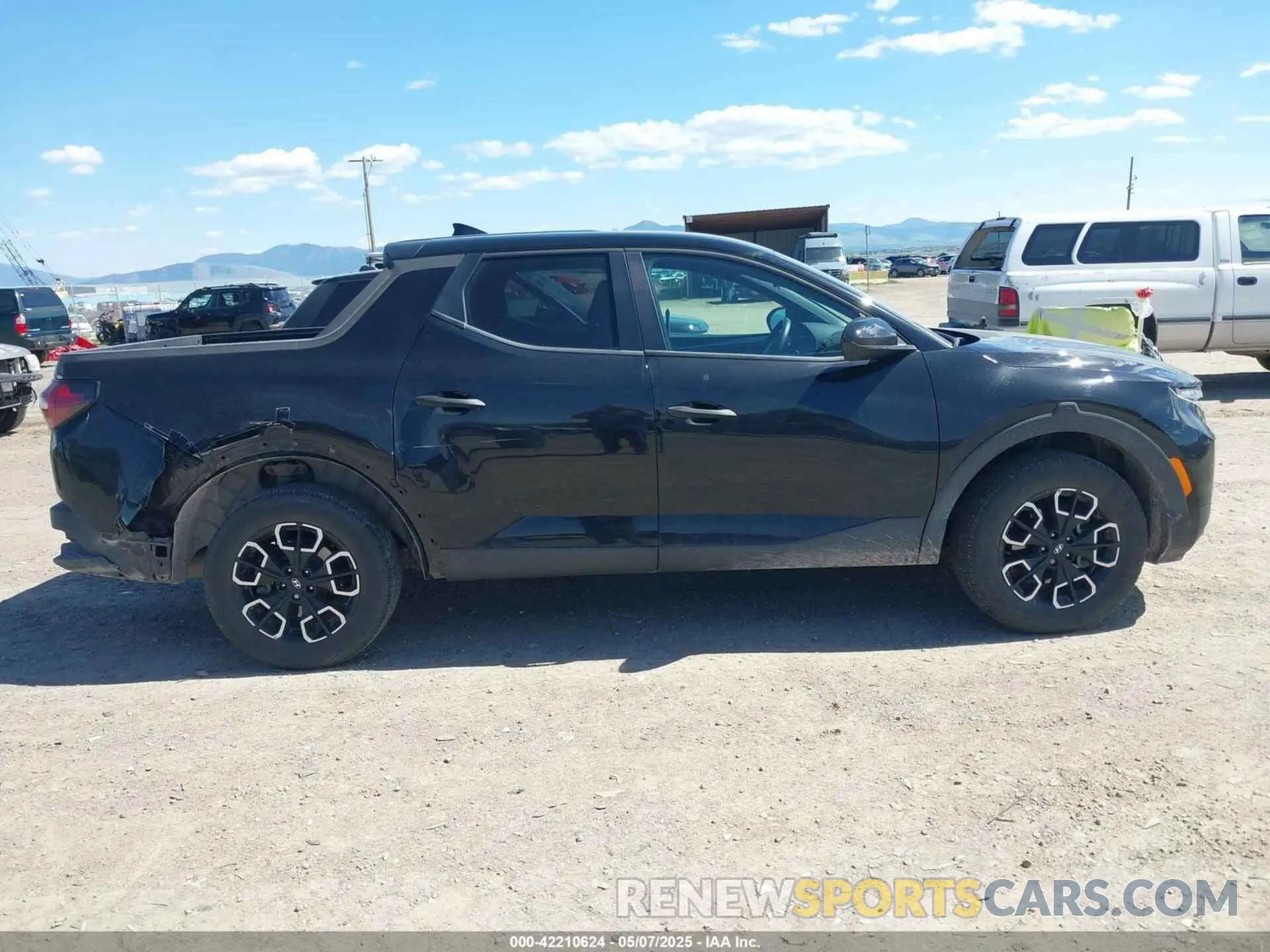 14 Photograph of a damaged car 5NTJADDE0RH108814 HYUNDAI SANTA CRUZ 2024