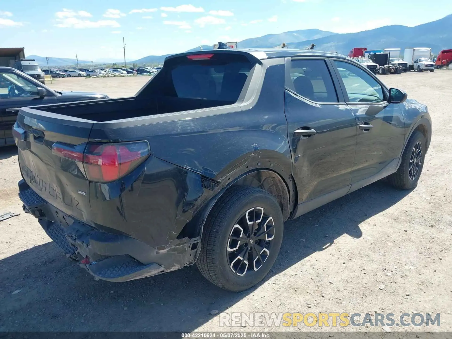 4 Photograph of a damaged car 5NTJADDE0RH108814 HYUNDAI SANTA CRUZ 2024