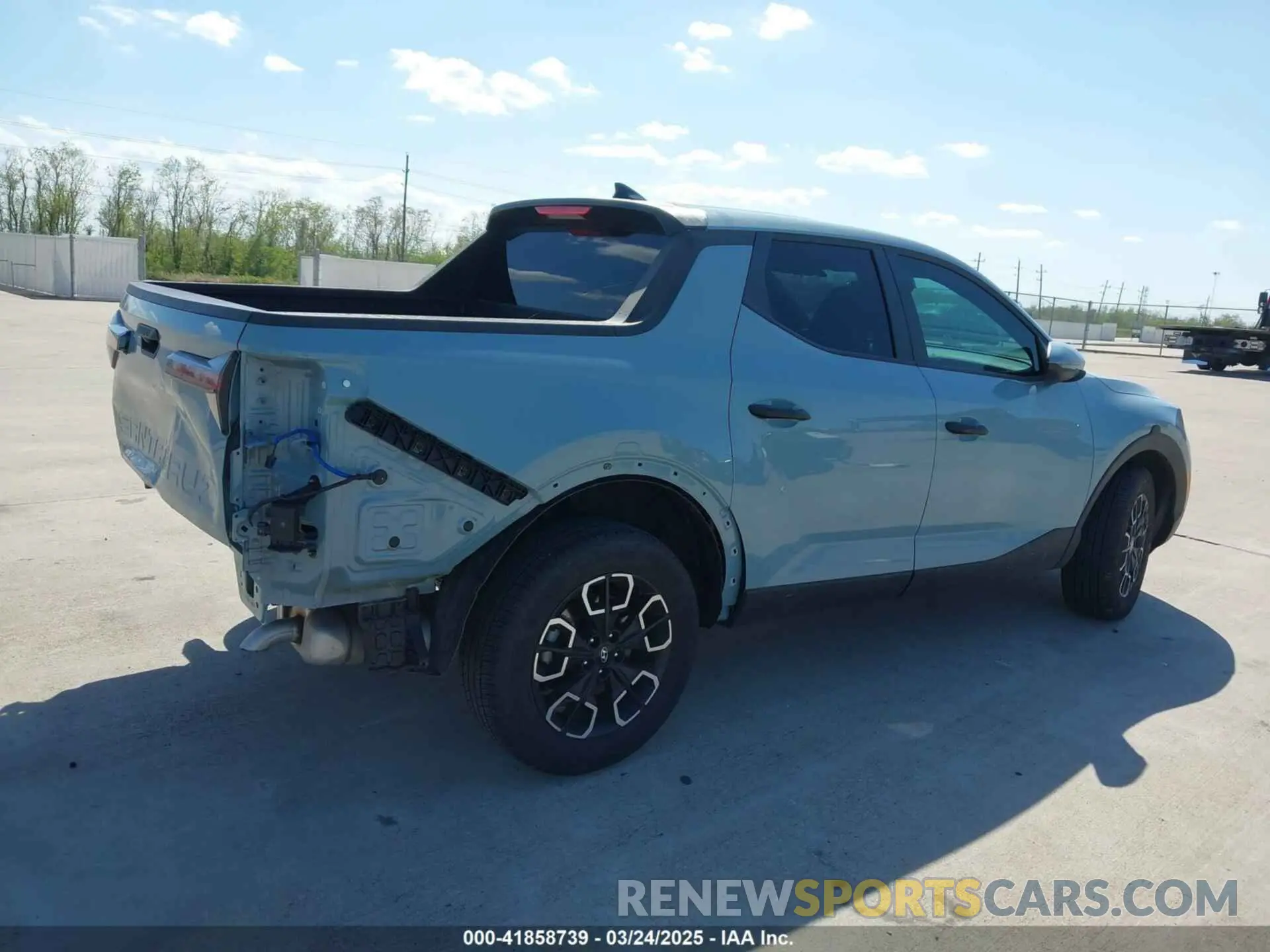 4 Photograph of a damaged car 5NTJB4DE9RH120490 HYUNDAI SANTA CRUZ 2024