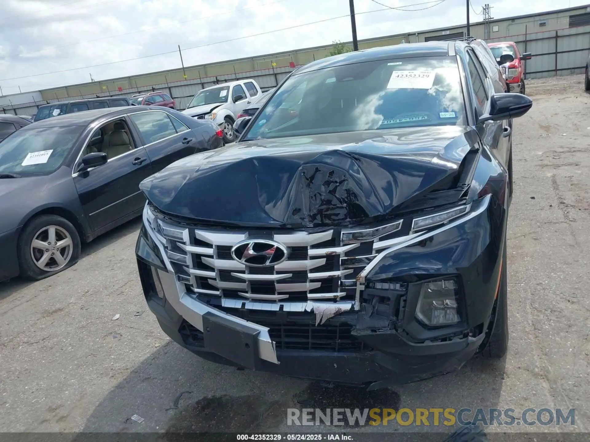 12 Photograph of a damaged car 5NTJBDDE0RH115940 HYUNDAI SANTA CRUZ 2024