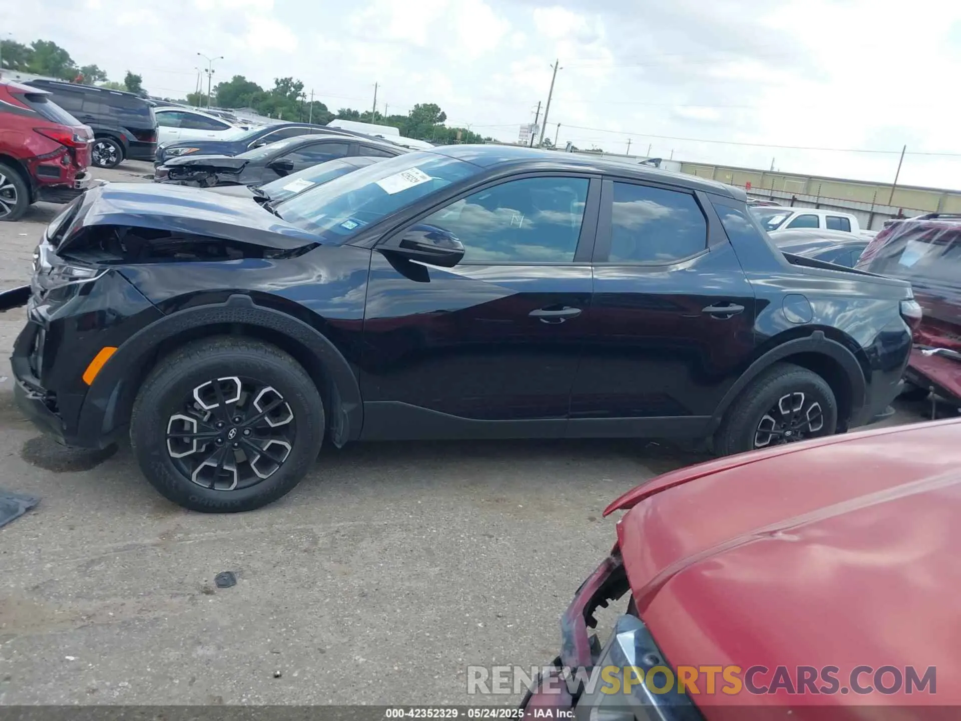 14 Photograph of a damaged car 5NTJBDDE0RH115940 HYUNDAI SANTA CRUZ 2024