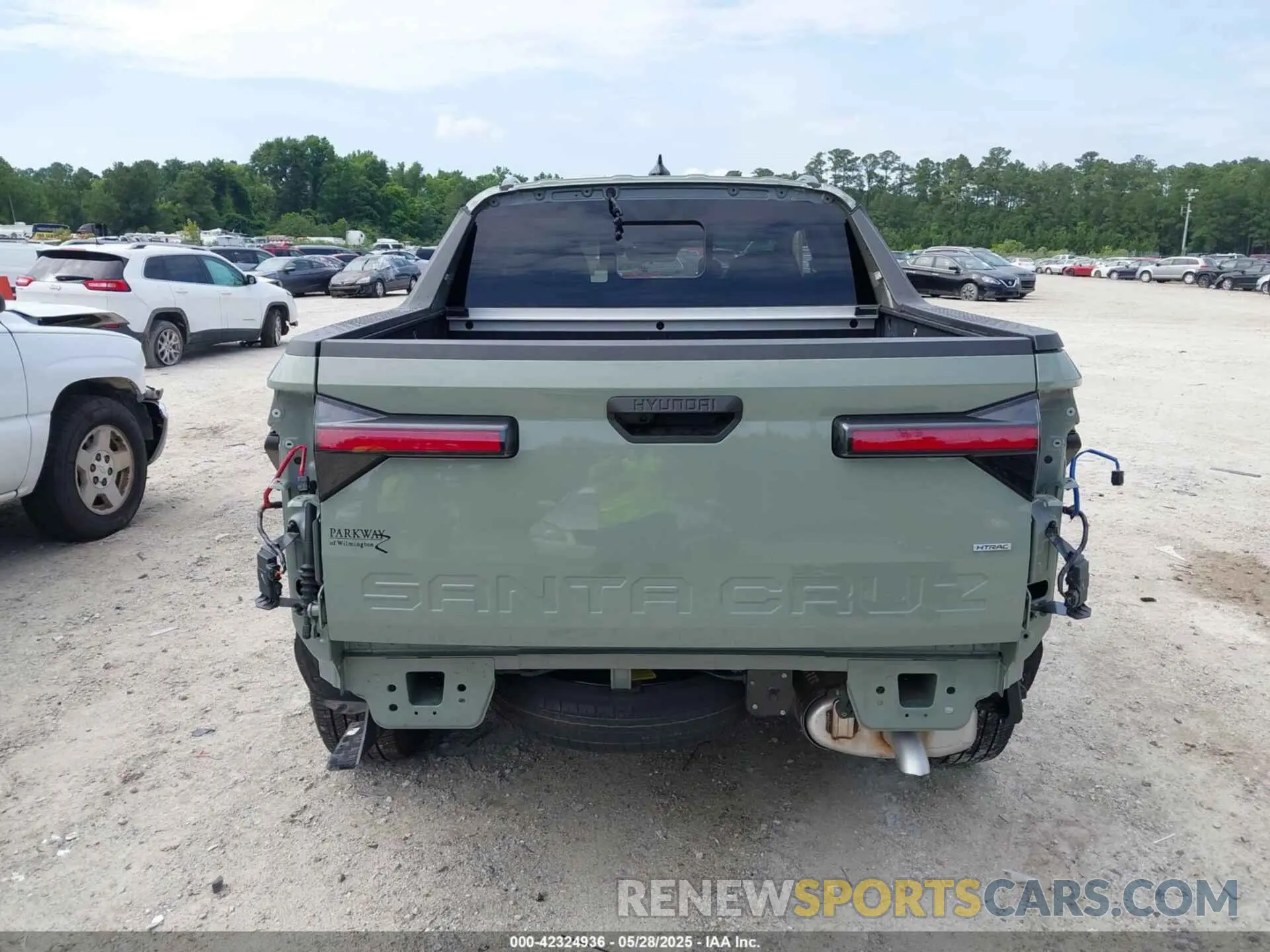17 Photograph of a damaged car 5NTJCDAE3RH086483 HYUNDAI SANTA CRUZ 2024