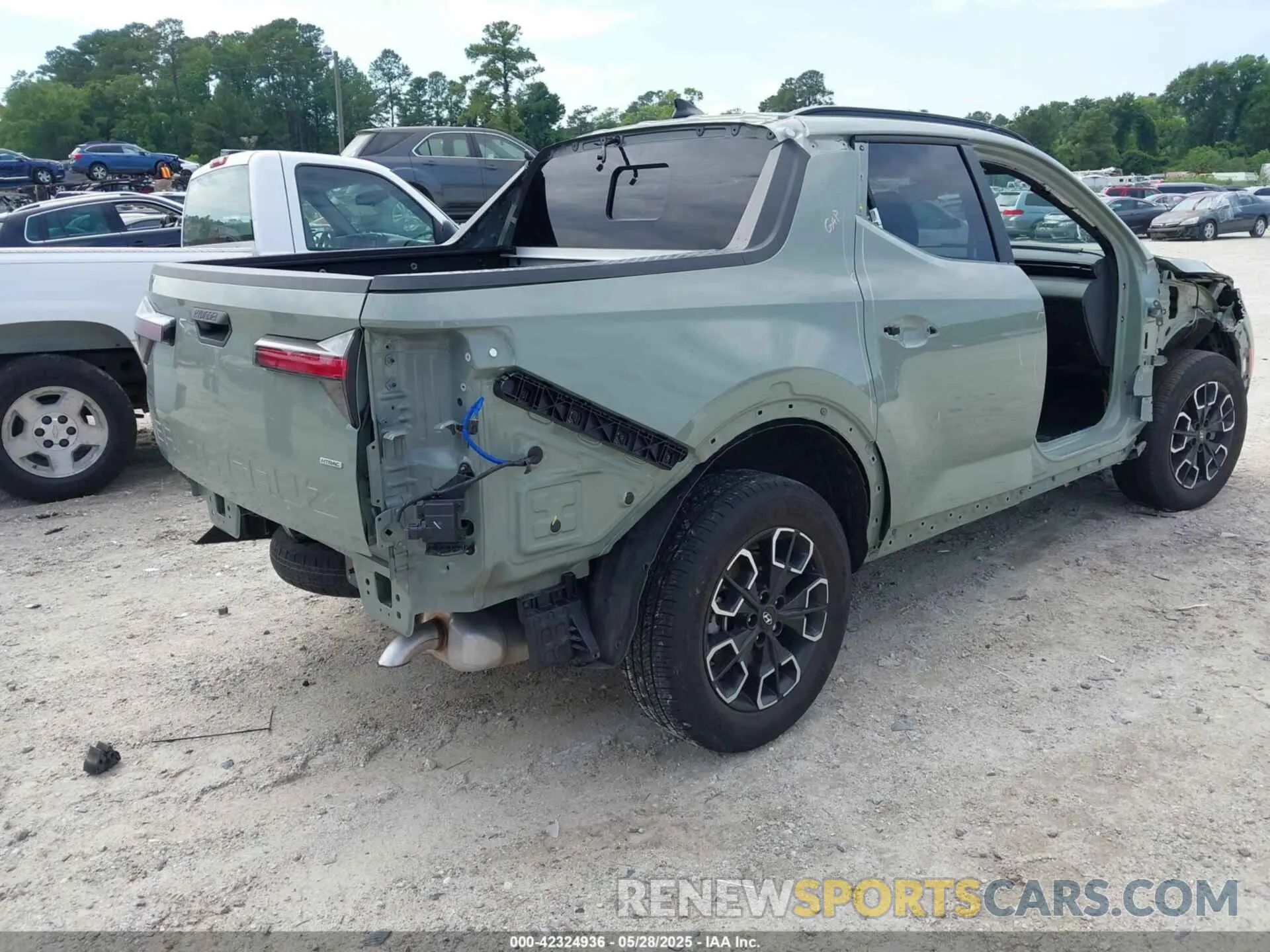 4 Photograph of a damaged car 5NTJCDAE3RH086483 HYUNDAI SANTA CRUZ 2024
