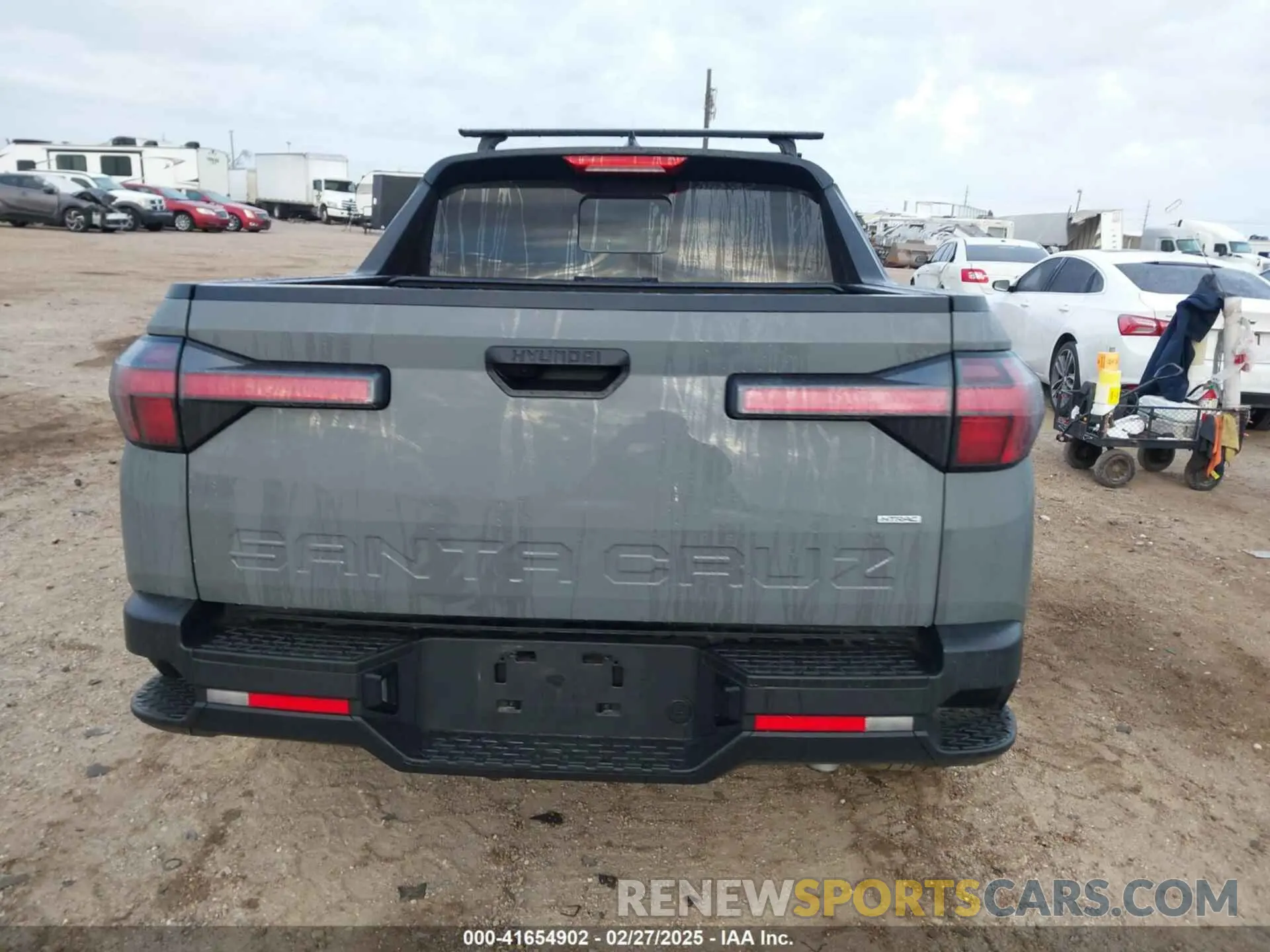 16 Photograph of a damaged car 5NTJCDDEXRH118955 HYUNDAI SANTA CRUZ 2024