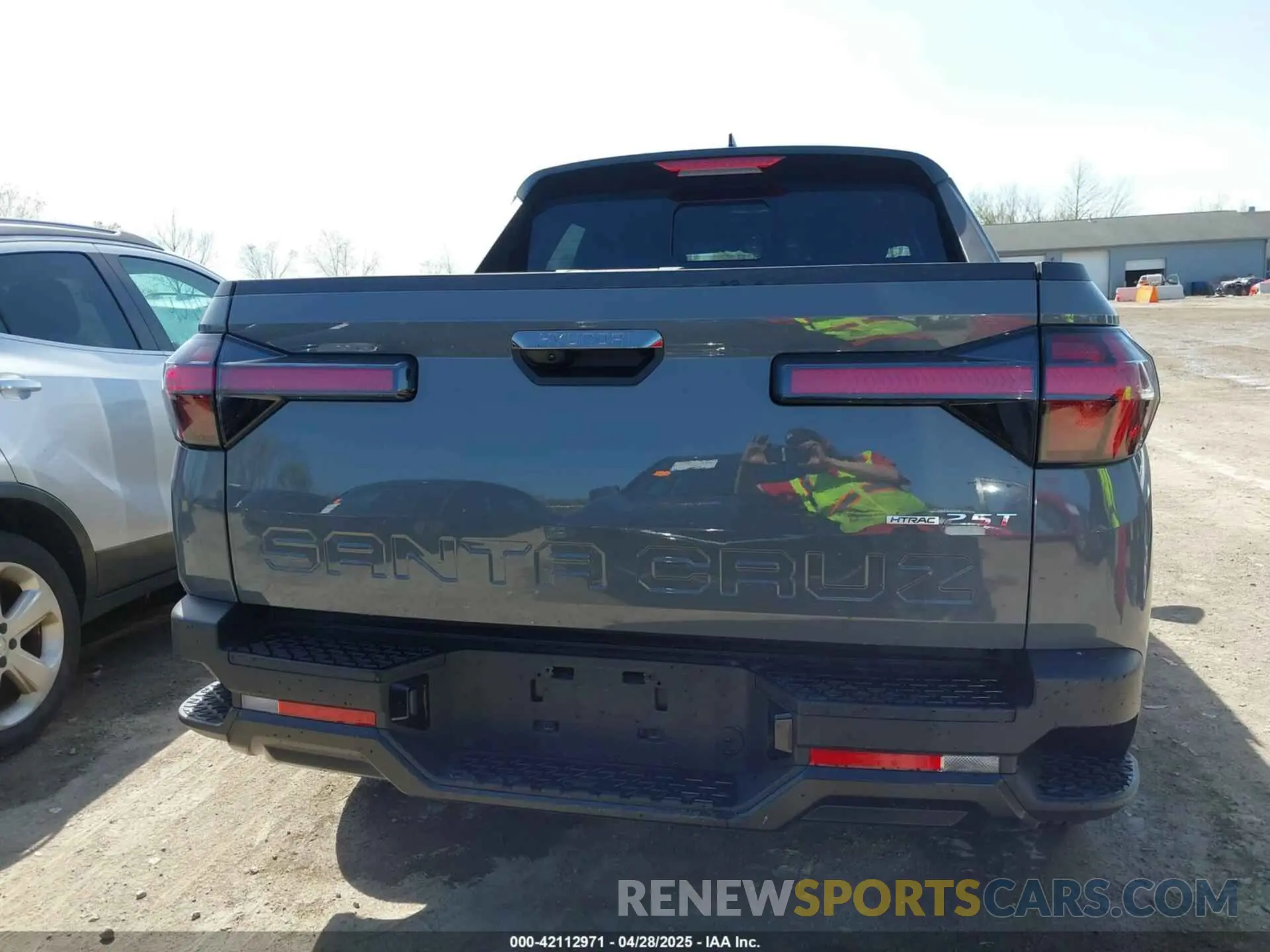 16 Photograph of a damaged car 5NTJCDDF6RH114667 HYUNDAI SANTA CRUZ 2024